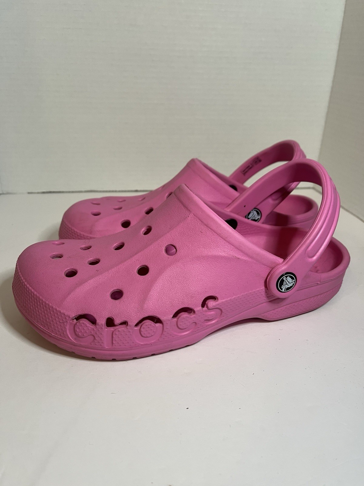 Crocs Baya Clogs Electric Pink Unisex M7 W9 Slip On Shoes EUC