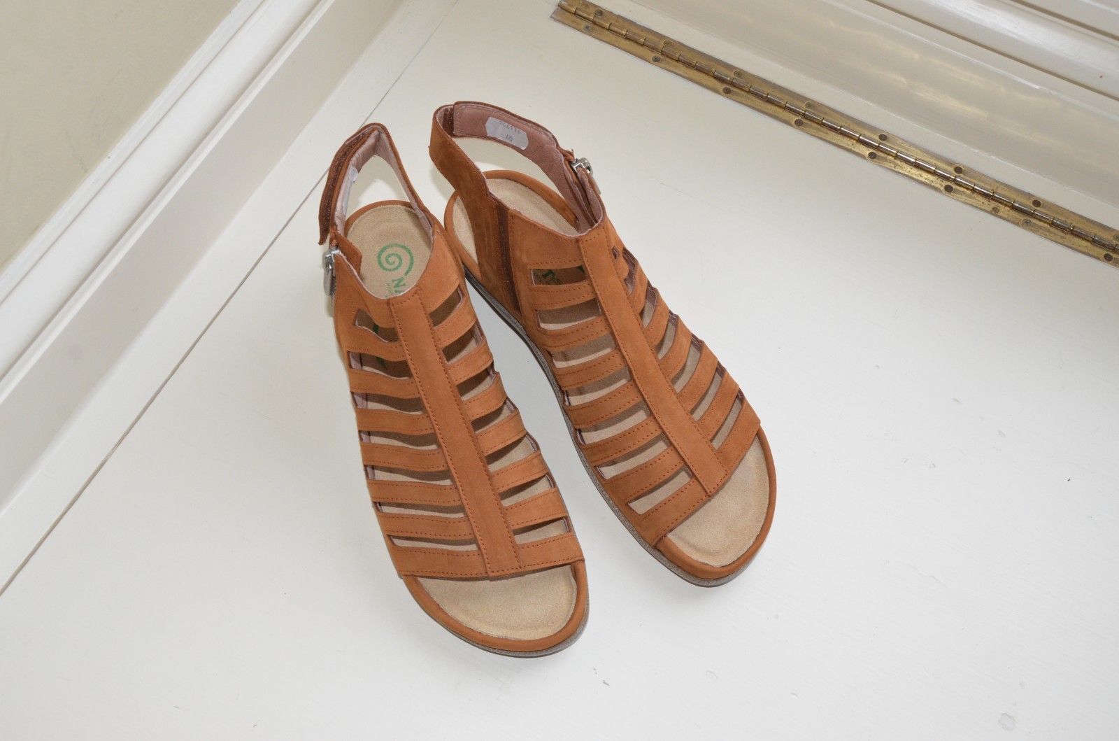 Naot Pitau Taupe Gladiator Sandals Womens EU 40 US 9 – 9.5 Comfort