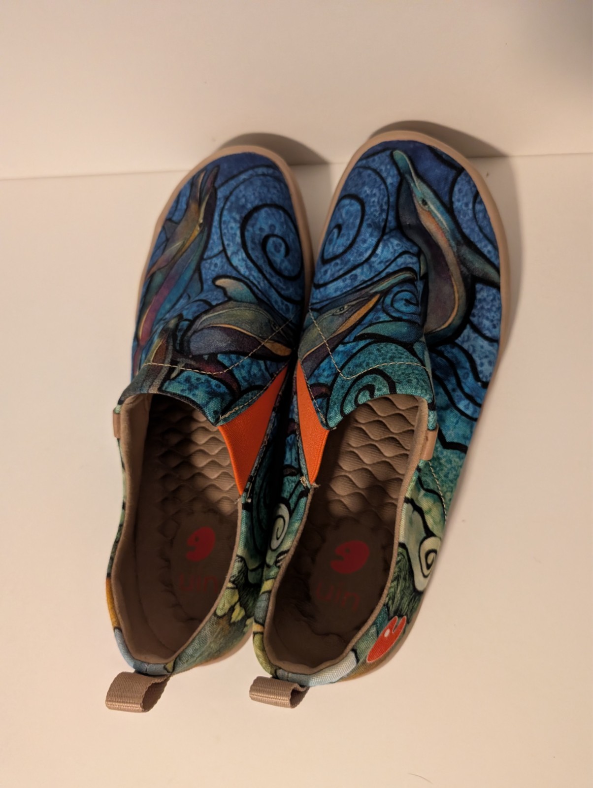 UIN Shoes Ocean Blue Dolphin Multicolor Women size 8.5