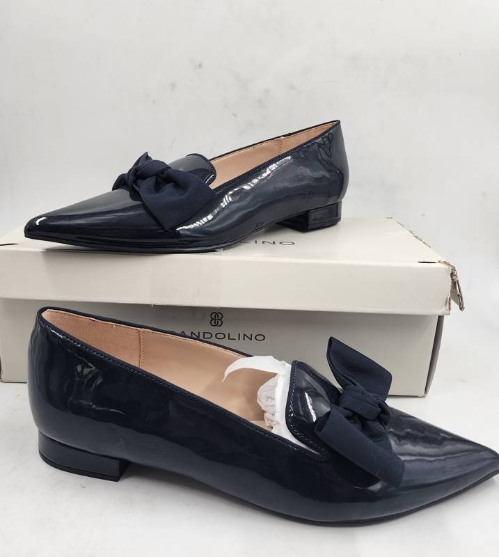 Bandolino Auggie Bow Pointed Toe Patent Tailored Loafers Women’s 8.5 Navy SlipOn
