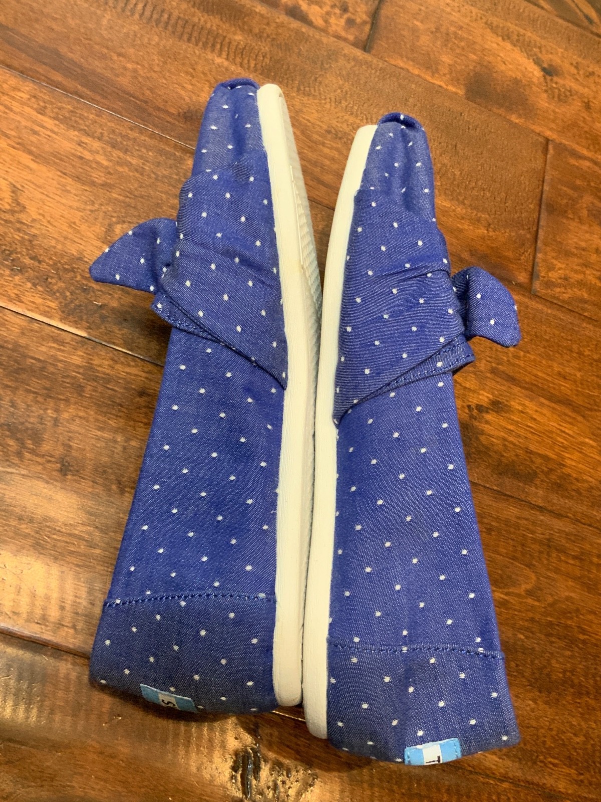 TOMS Blue & White Polka Dot Toe Bow Slip On Flats, Size 8.5 W (US)