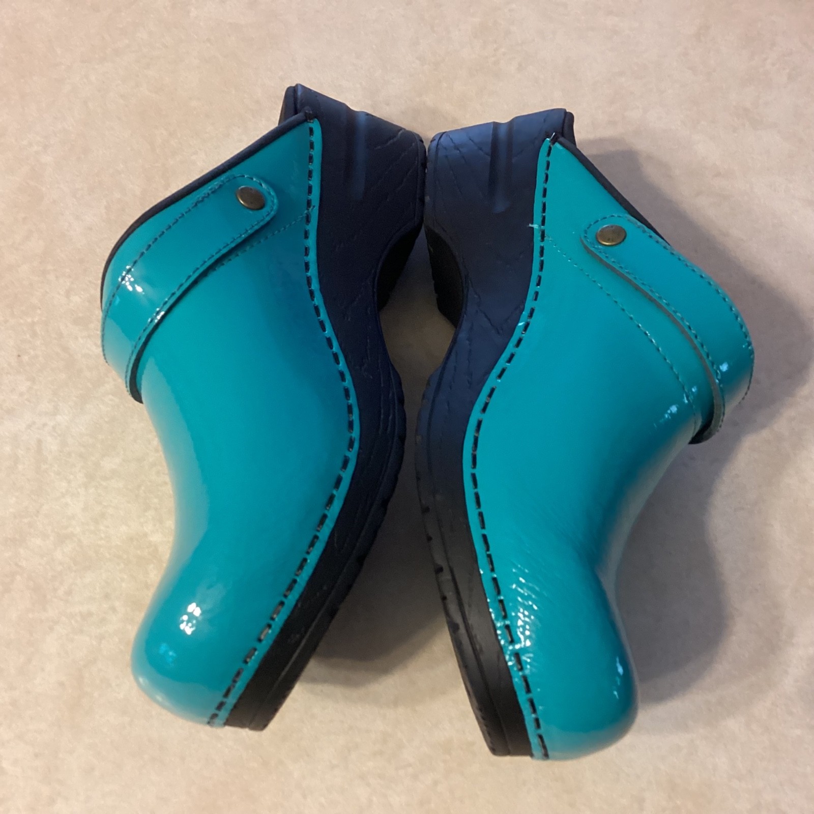 NWOT Sanita Women’s Metallic Blue The Original Danish Clogs Size EU 39 US 8.5-9