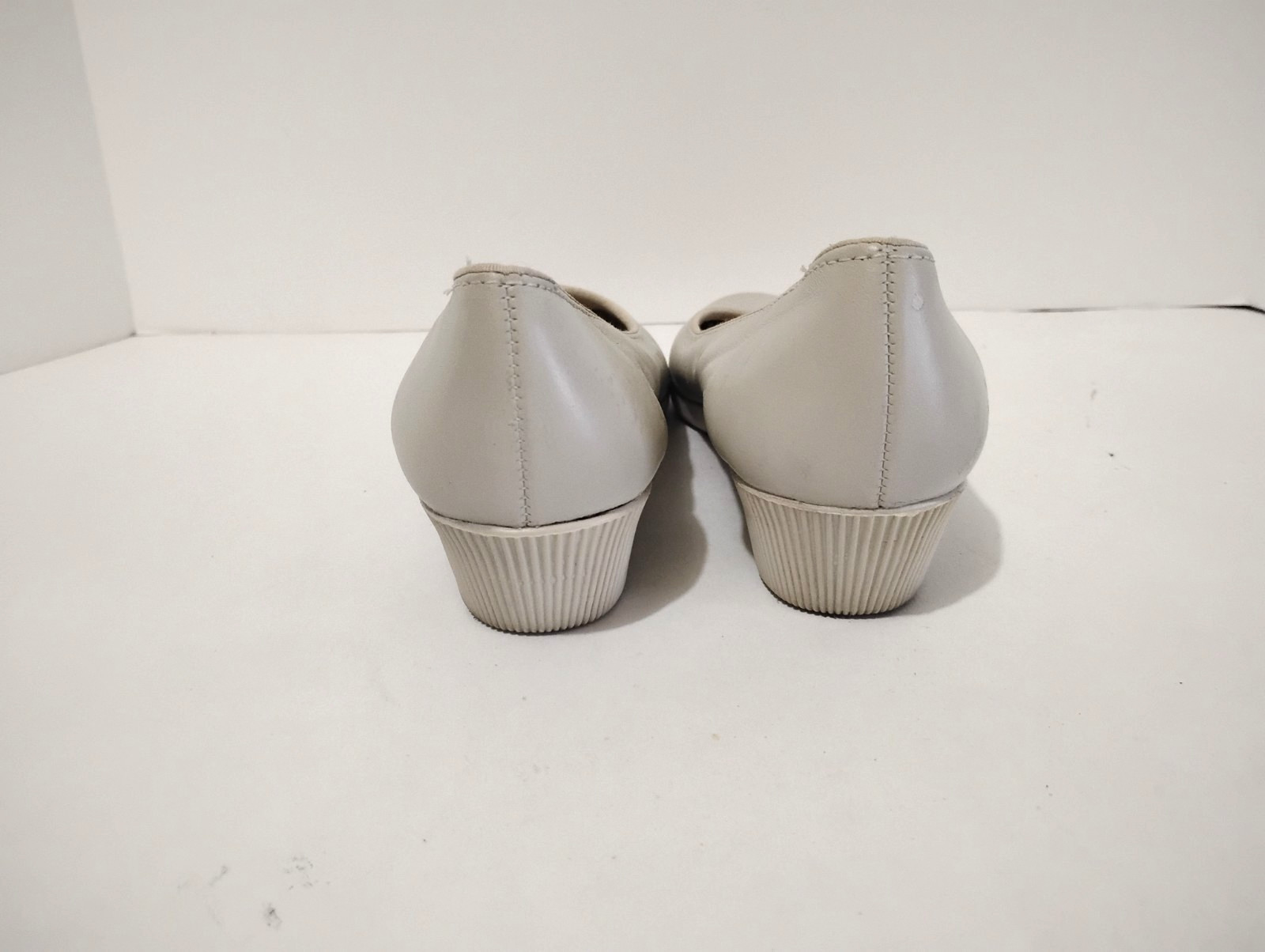 Soft Spots Shoes Women 8N Wedge Off White / Light Beige Leather Slip On