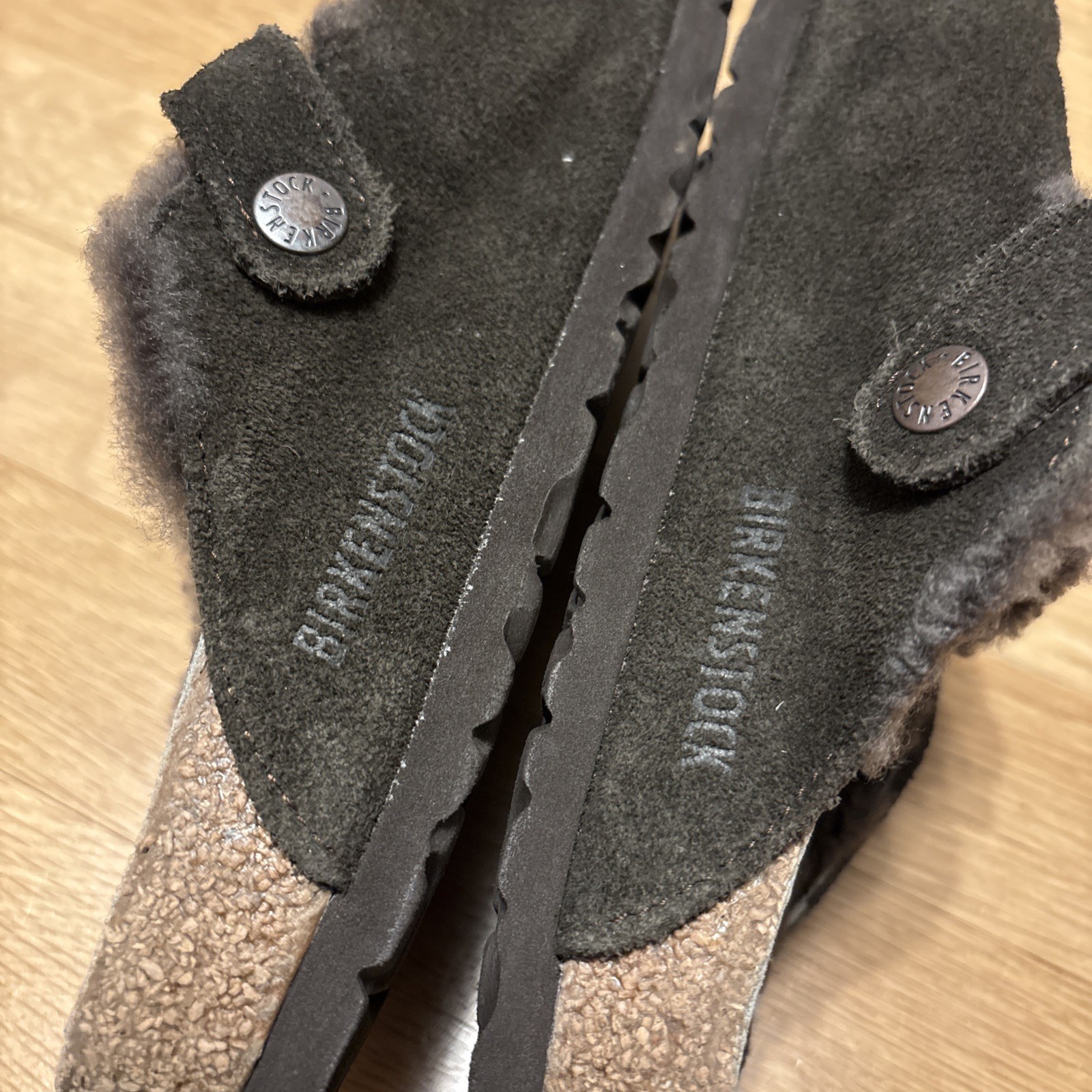 Birkenstock Boston Shearling | 39 Narrow Width | Women’s US 8 Brown Slides