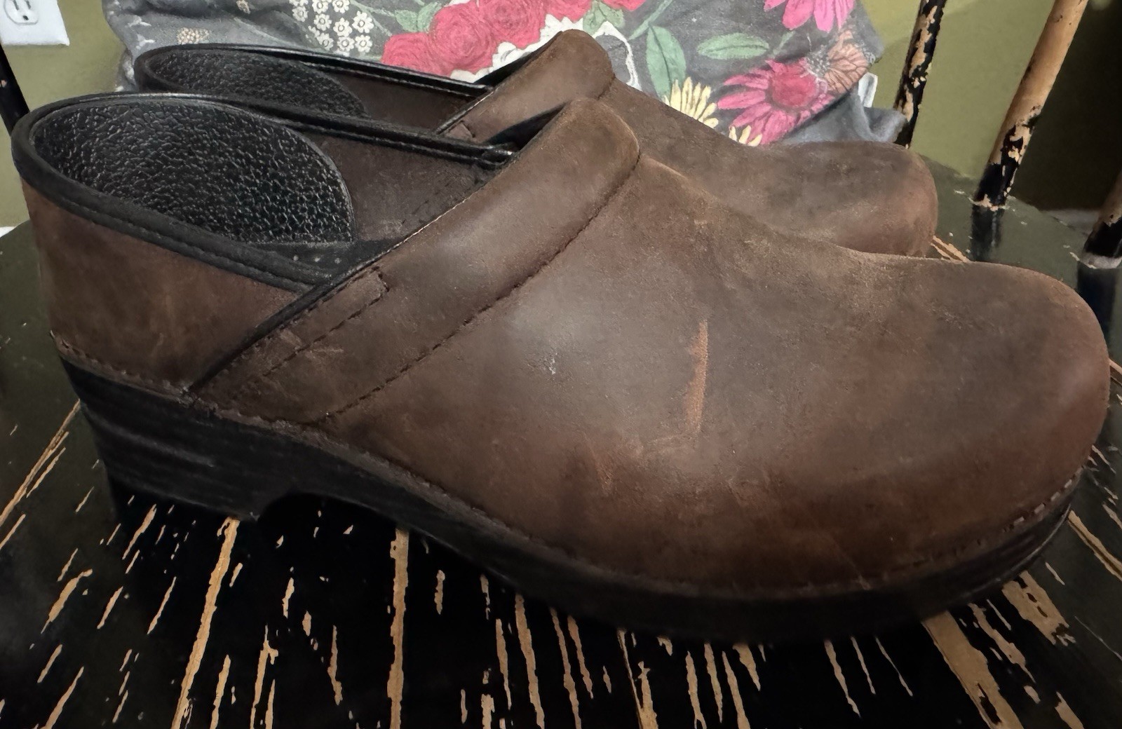 Dansko Women’s Professional Clogs Shoes Size 43 / 12.5 Color Brown Leather