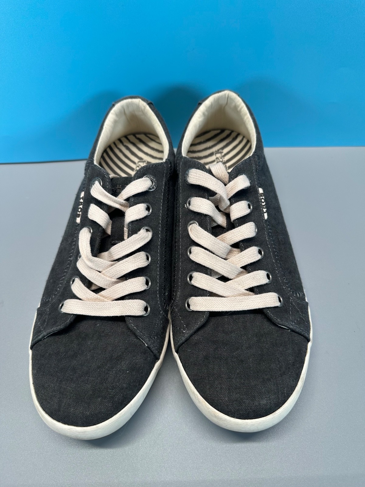 Taos Star Grey Washed Canvas Comfort Lace Up Sneakers Womens Size 9.5 Minimalist