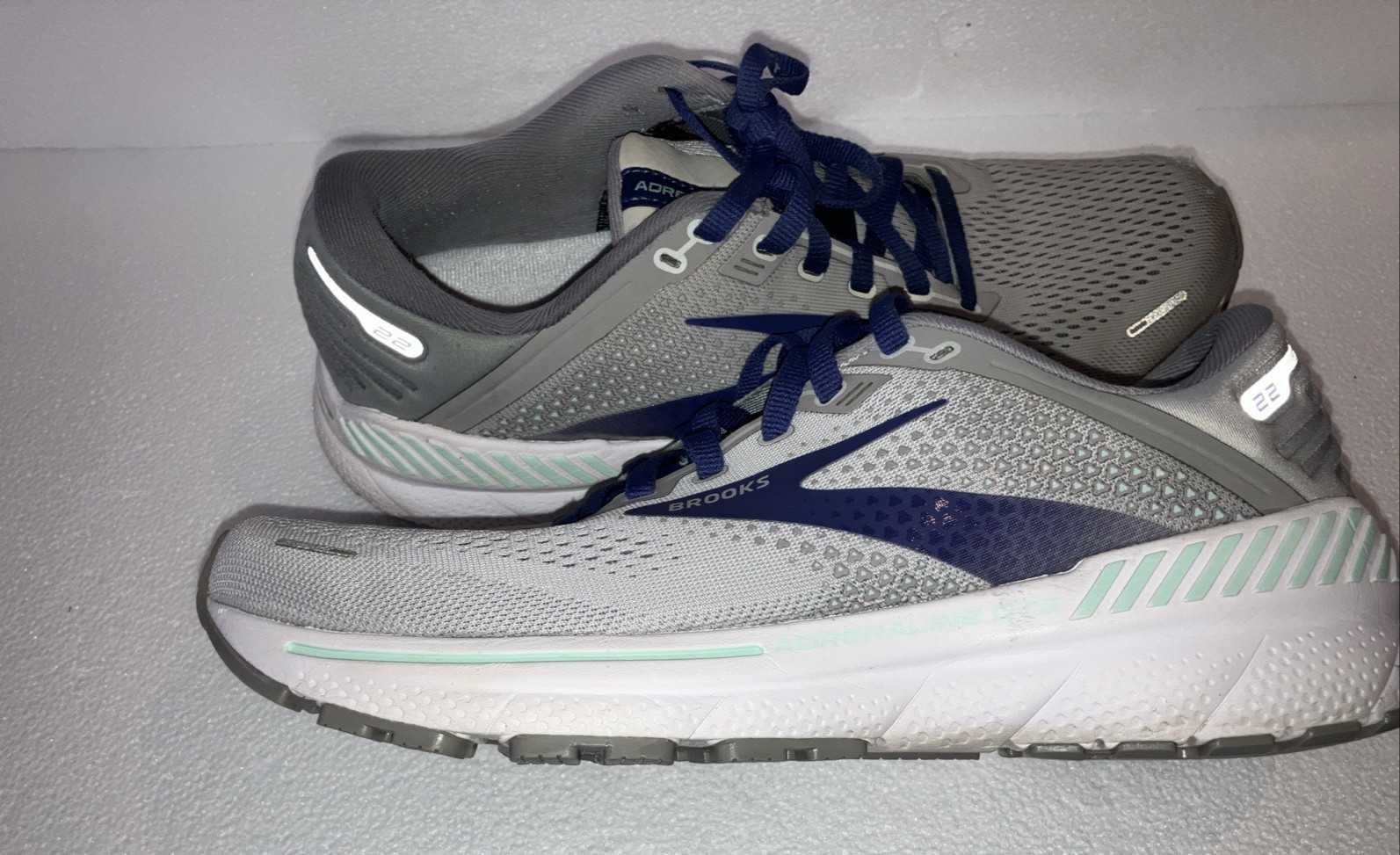 Brooks Adrenaline GTS 22 Women’s Running Shoes US Size 10 Gray/Blue/Cyan MED/B