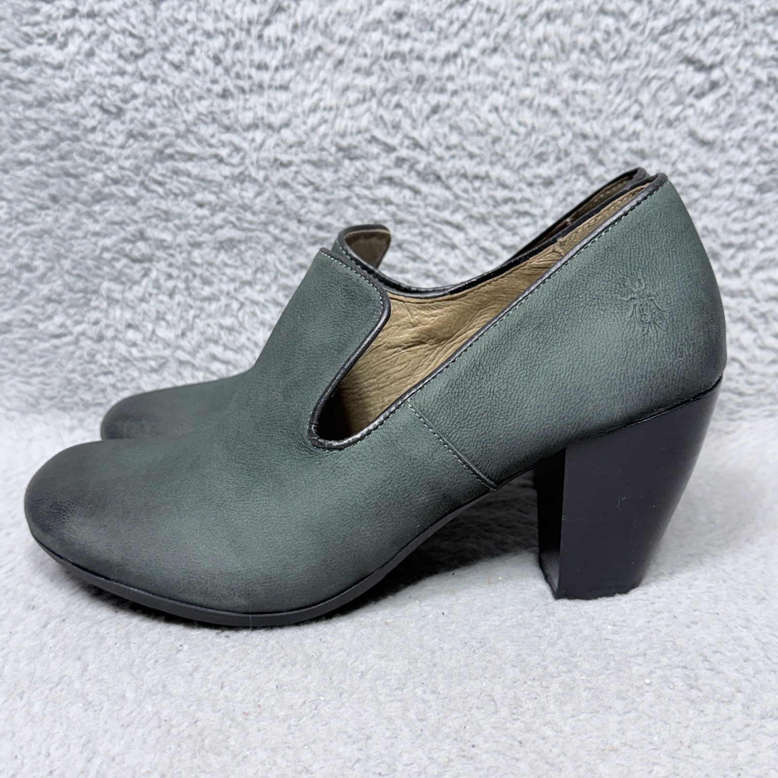 Fly London SACO Womens Size 39 US 8-8.5 Slip On Pump Heels Shoes Green Leather