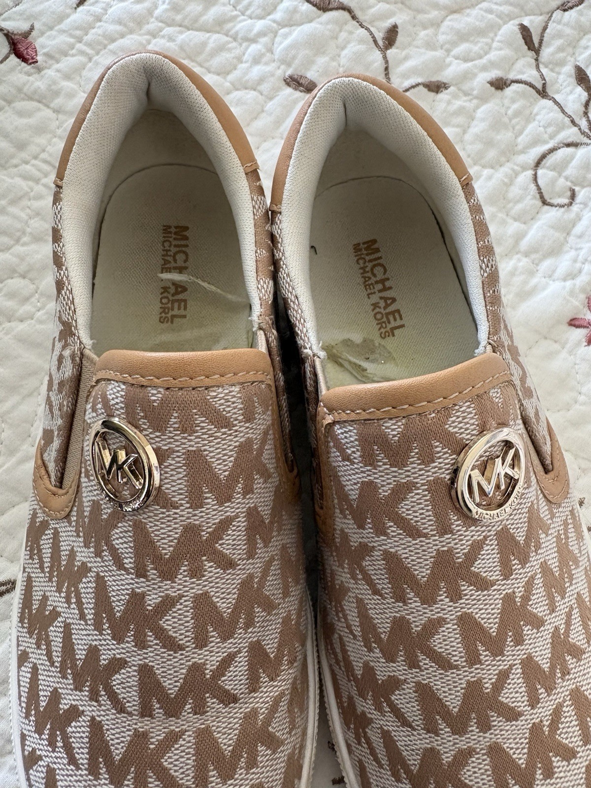Michael Kors Kid’s Logo Slip-On Comfort Beige Brown White Flat Shoes. Kid size 1