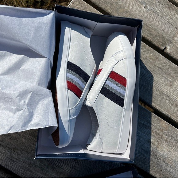 Nautica Womens Bennet 2 Stripe Slip On Sneakers Size 9