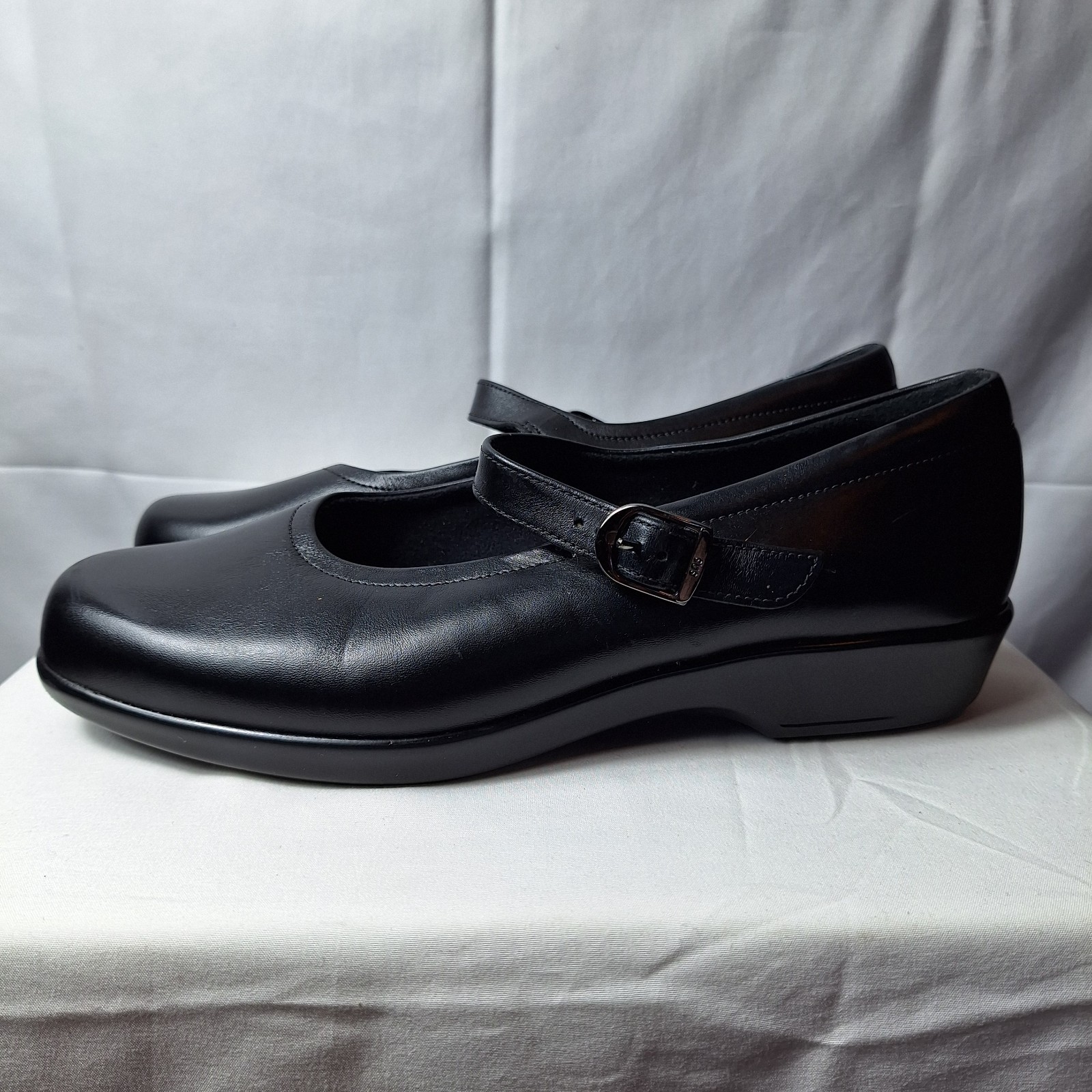 SAS Maria Mary Jane Shoes Sz 10 Black Leather Adjustable Strap Buckle Comfort
