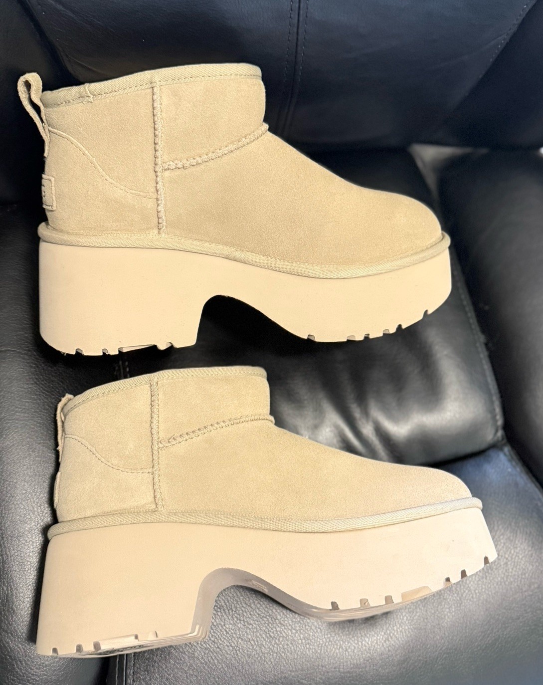 UGG CLASSIC ULTRA MINI NEW HEIGHTS Platform. Boots Mustard Seed WOMENS US 8