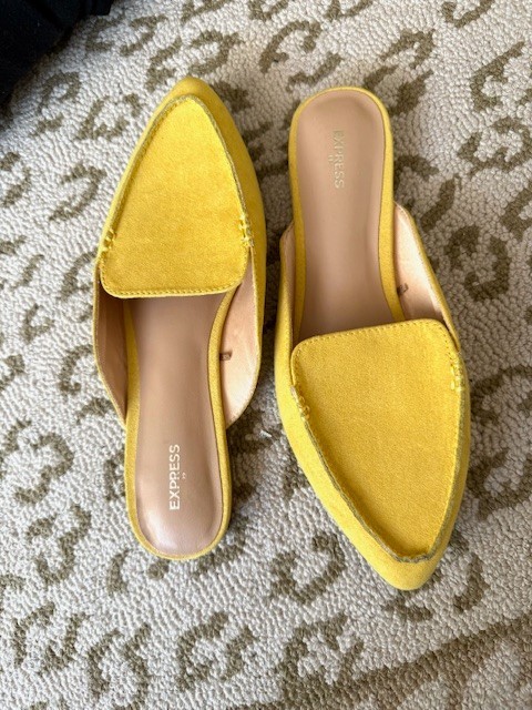 Express Pointed Toe Mules Mustard Yellow Size 9 Faux Suede Loafers New