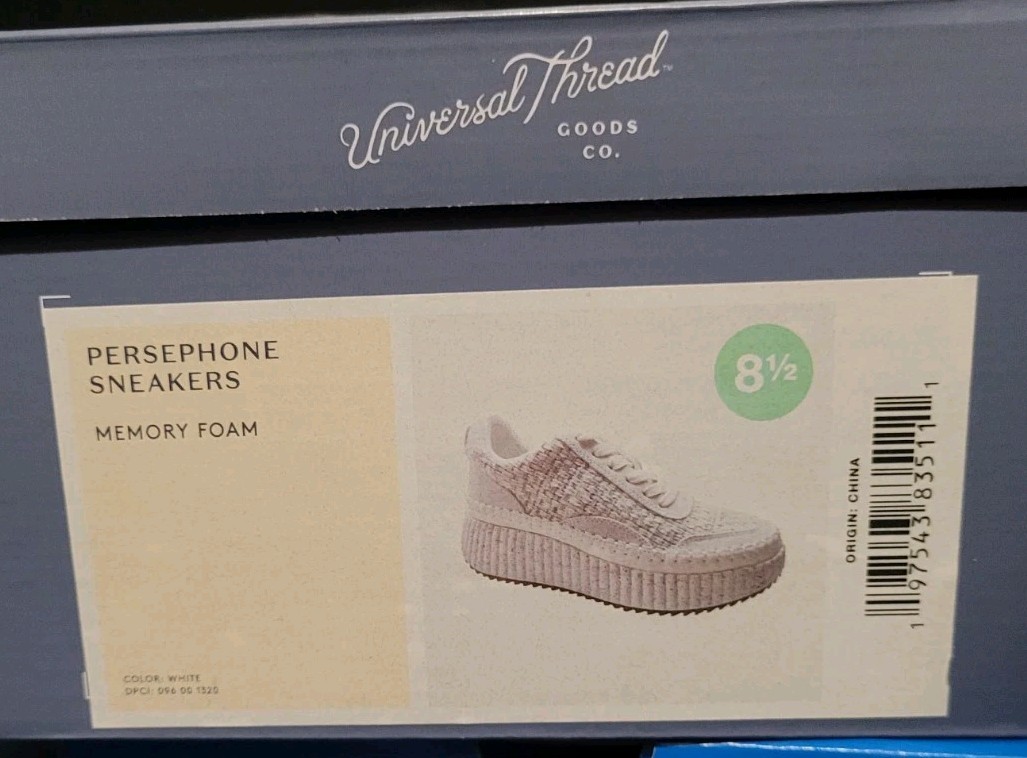 Universal Thread womens Persephone Sneakers Shoe size 8.5