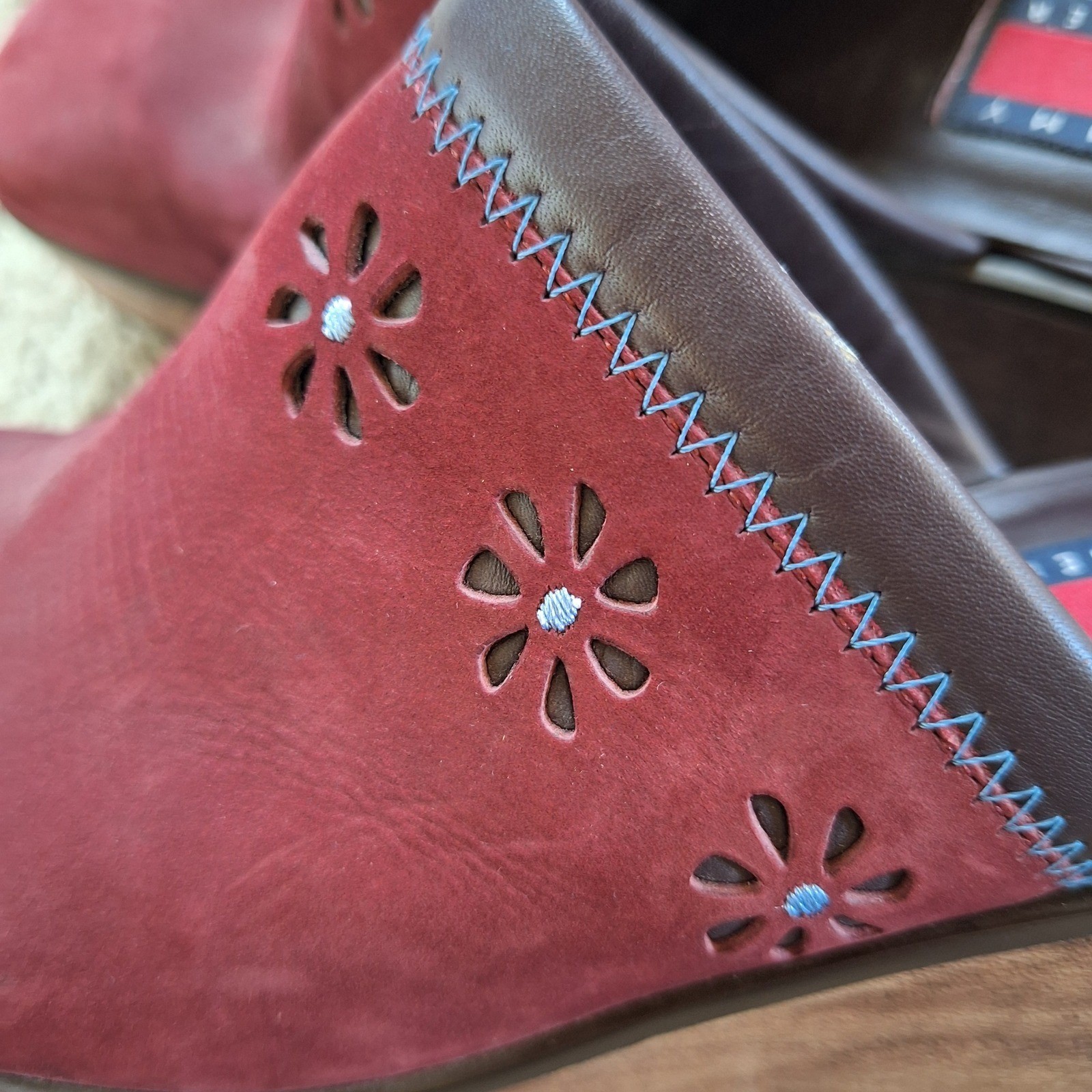 Tommy Hilfiger Vintage Y2K Wooden Suede Flower Cutout Mules Clogs READ No Size