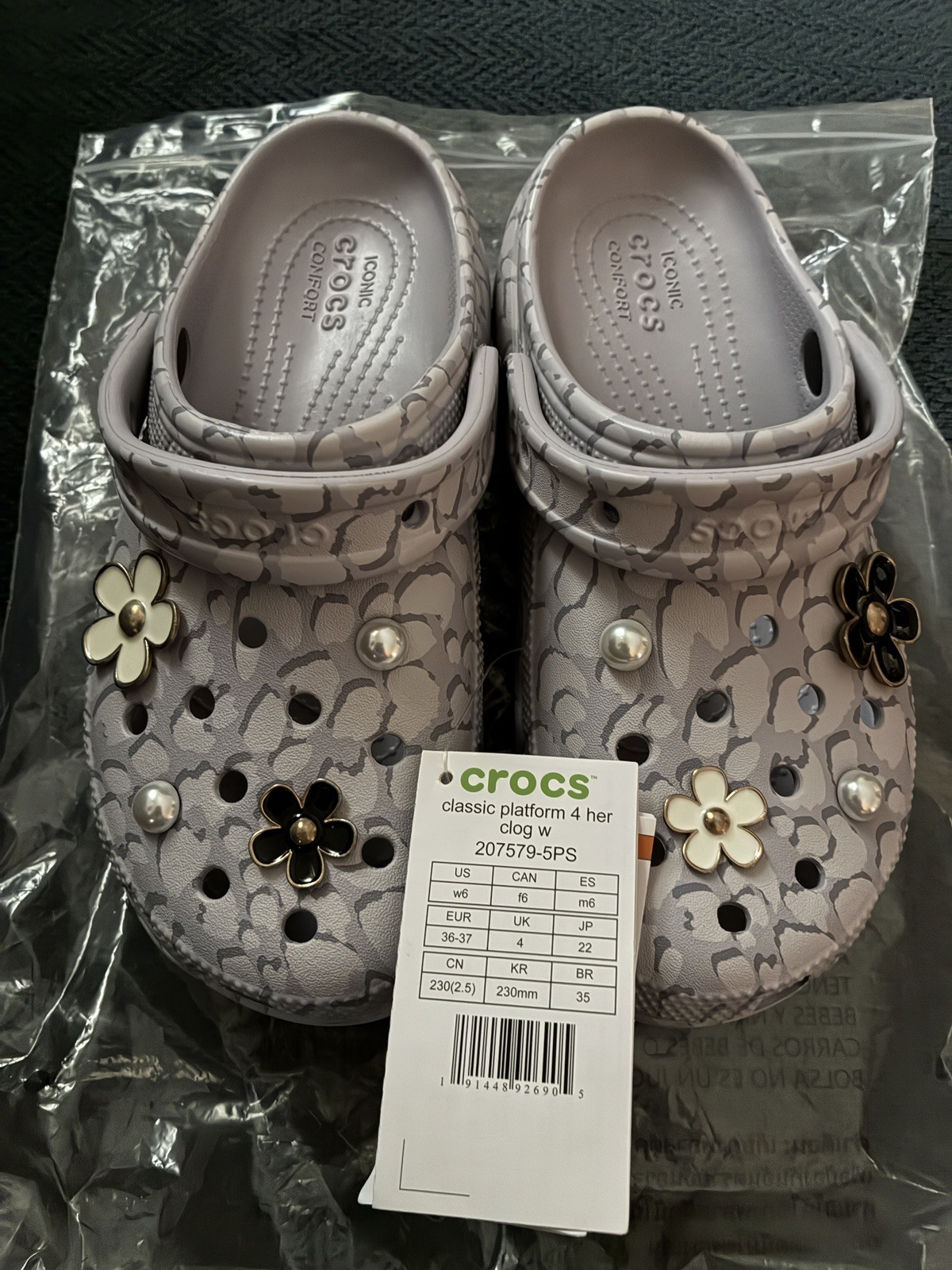 Classic Platform 4 Her Clog, Mauve Mist NWT, Size W6 with Jibbitz