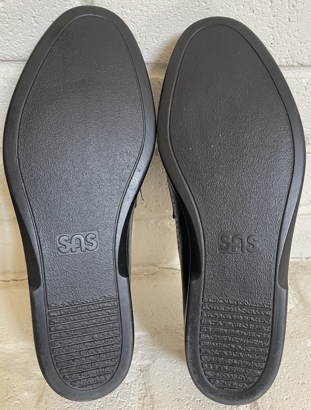 SAS Handsewn Black Leather Loafer Shoes Classic Comfort Slip On Mens Size 11