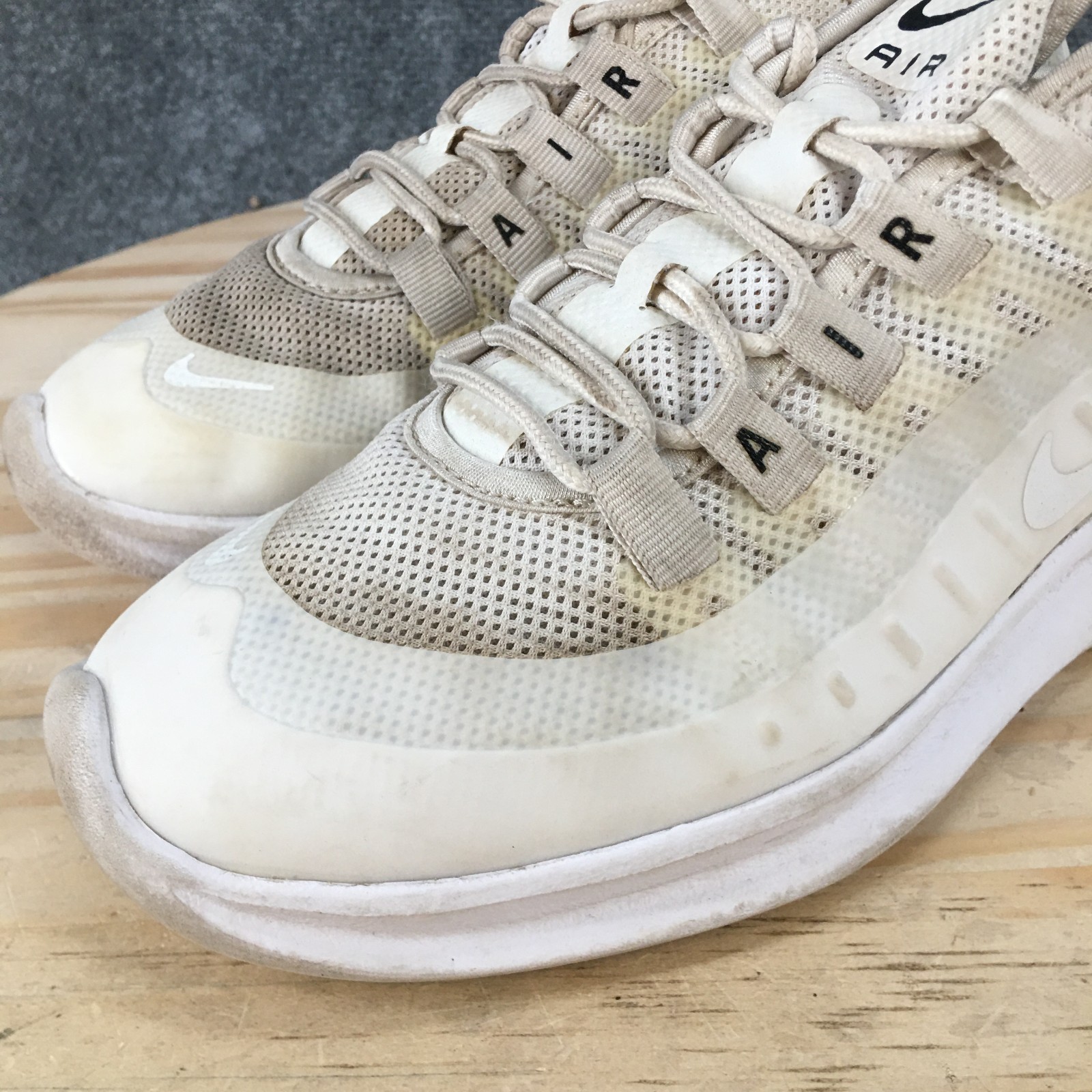Nike Shoes Womens 7 Air Max Axis Sneakers White Mesh Lace Up Sports AA2168-100