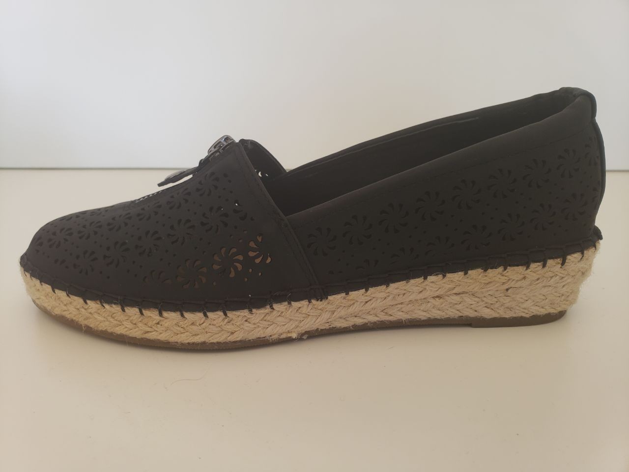 Women’s Easy Street Zenon Causal Shoes – Black Gore