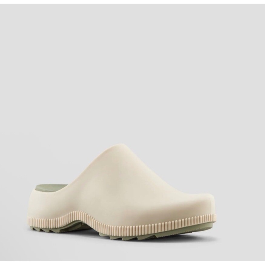 Cougar Sven-Q Sand Women’s 6 Molded TPE Water-Friendly Clog Shoes SVEN-Q New