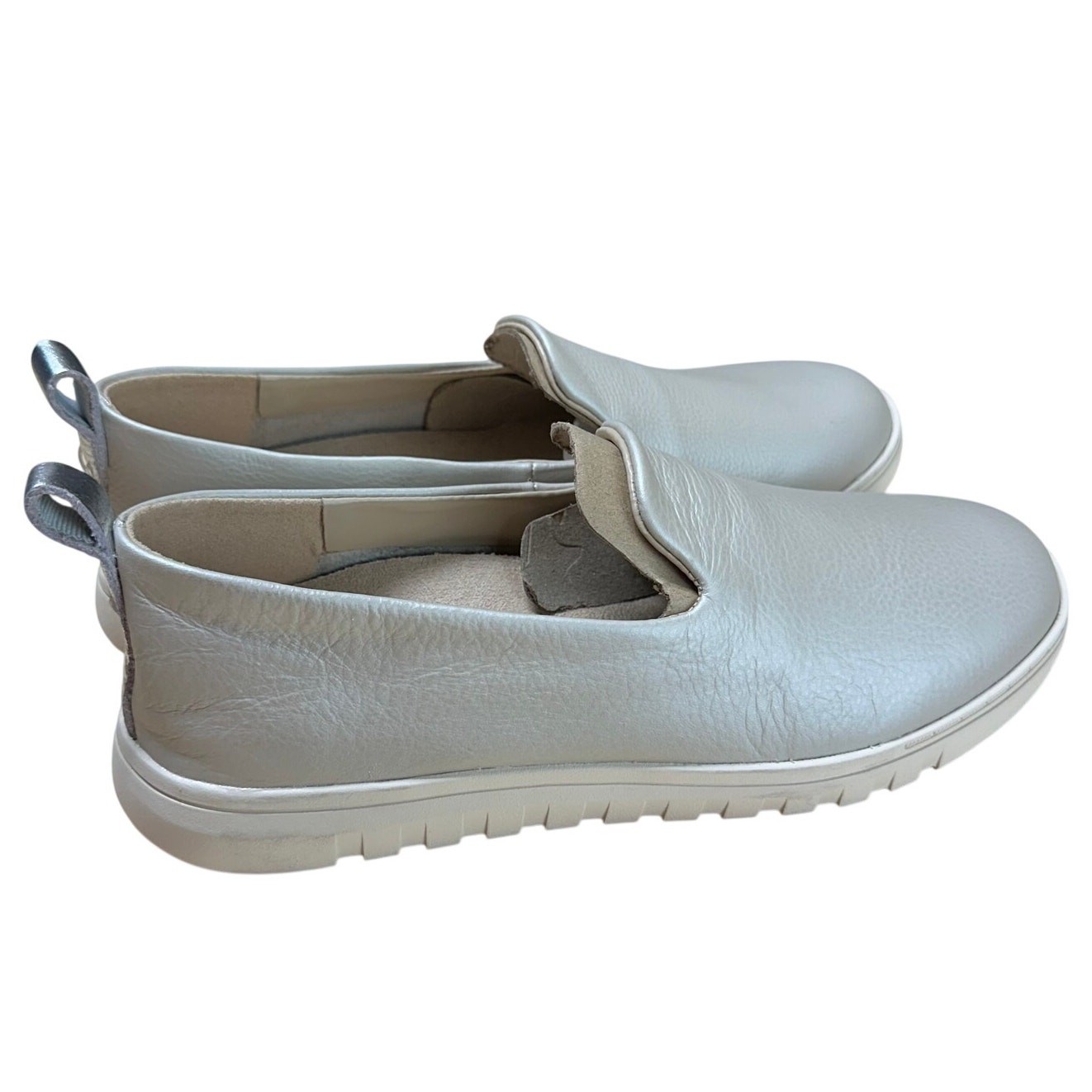 Vionic Uptown Willa Women’s Orthotic Slip-On Loafer Silver Sz 7 New Without Box