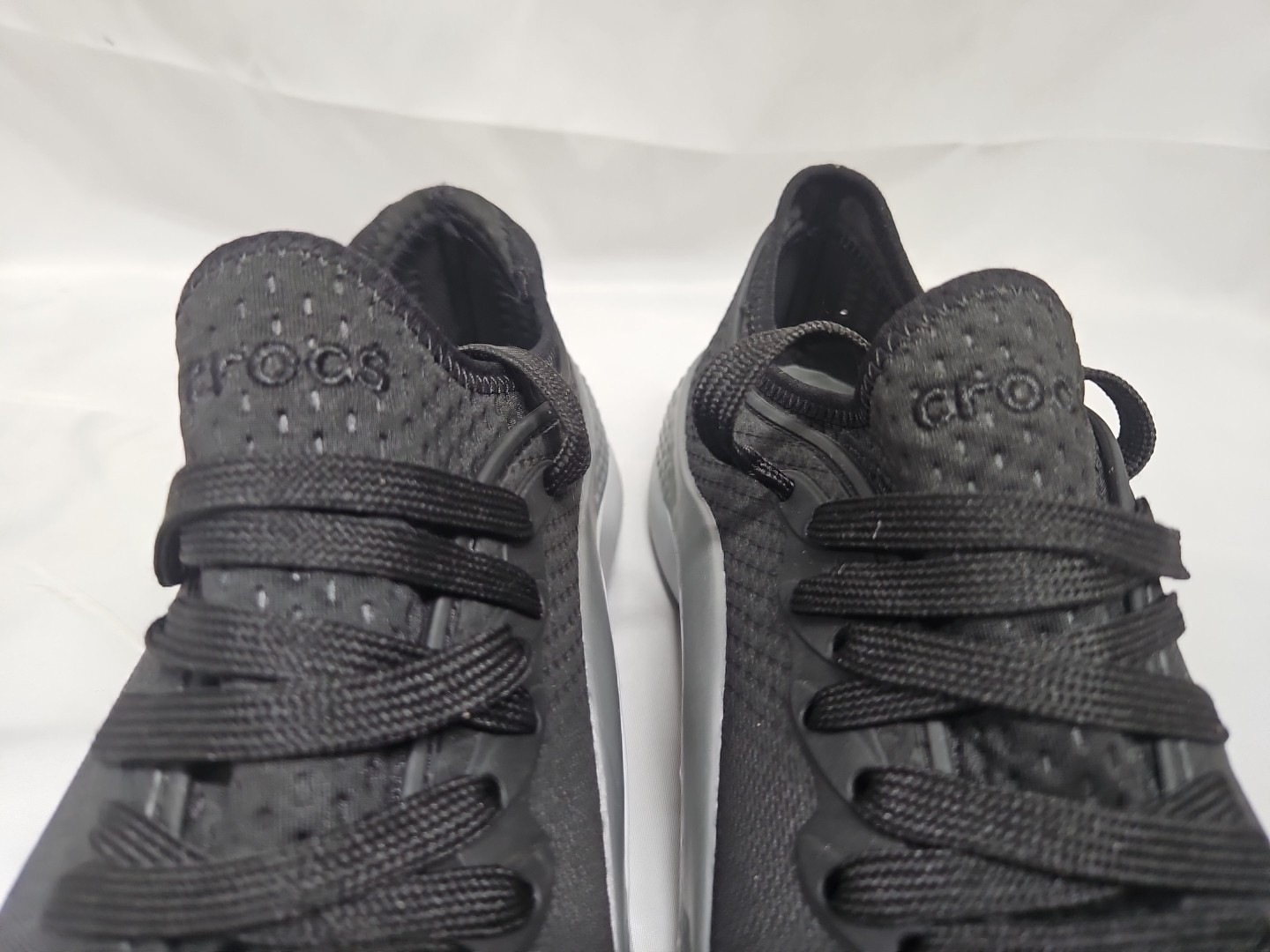 Crocs LiteRide 360 Pacer Sneakers Black Gray Lace Up 206705 Womens Size 9 GUC
