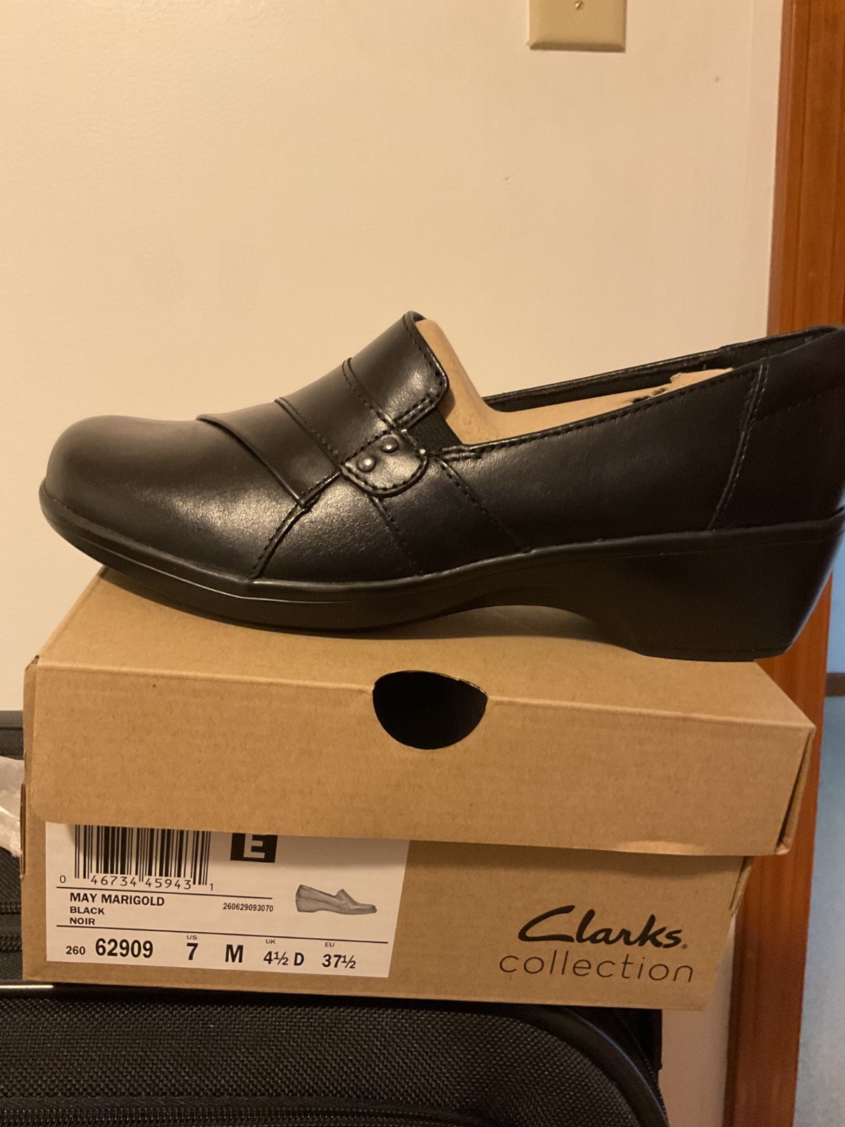 New in Box Clarks Women’s May Marigold Slip-On Loafer