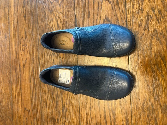 New Women’s Clarks Collections Loafer Shoe, Size 6.5, Navy Blue, So Cute!!!