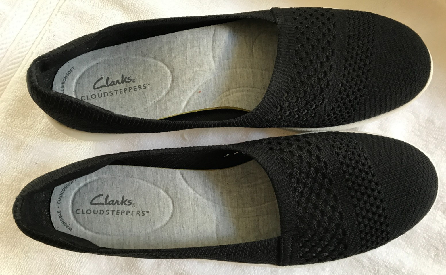 Clarks Cloudsteppers Womens Black Knit Slip On Flats Shoes Size 11