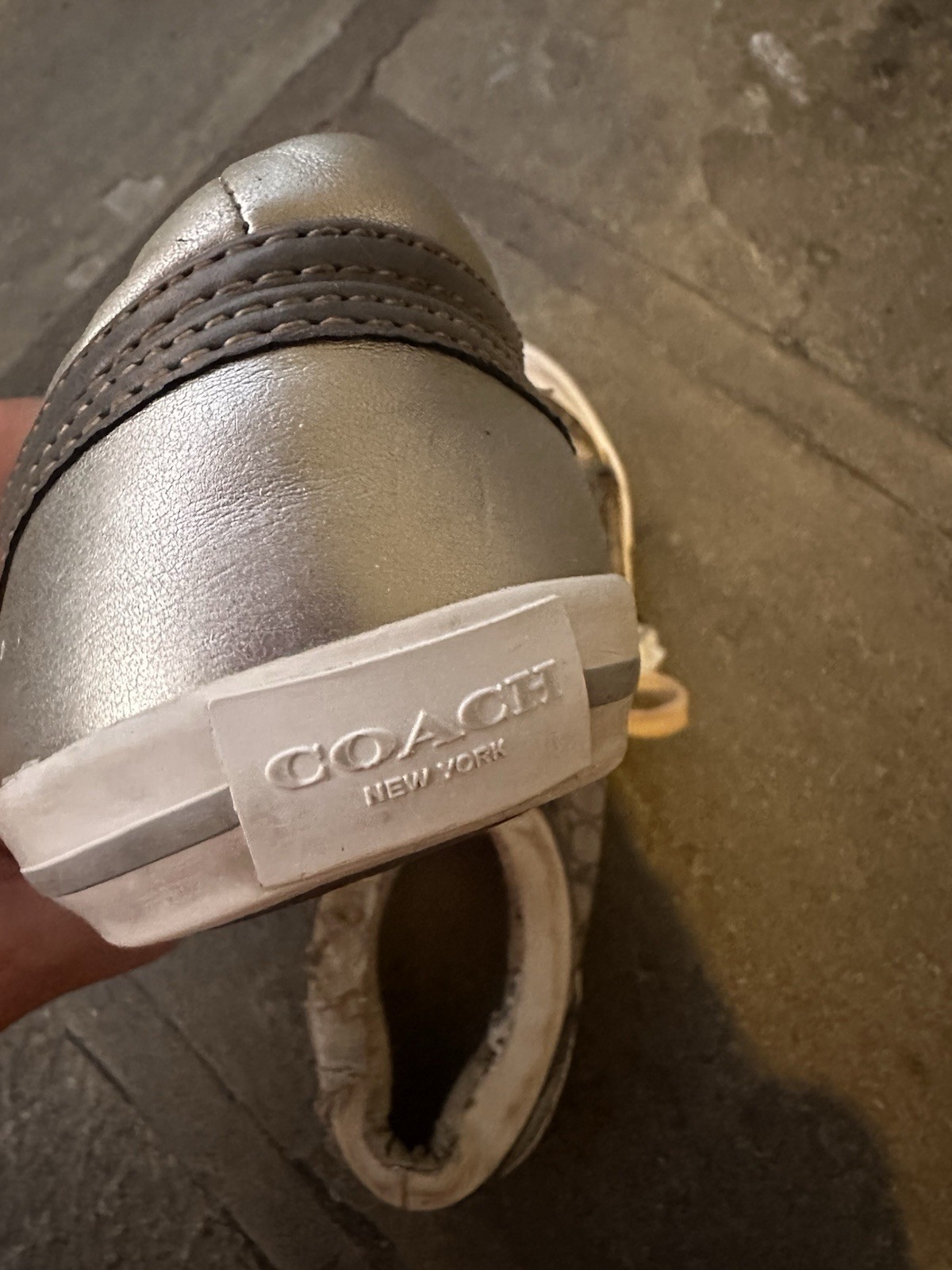 Coach Signature Logo Canvas Francesca Women’s Sneaker Gray/White/Silver 7.5
