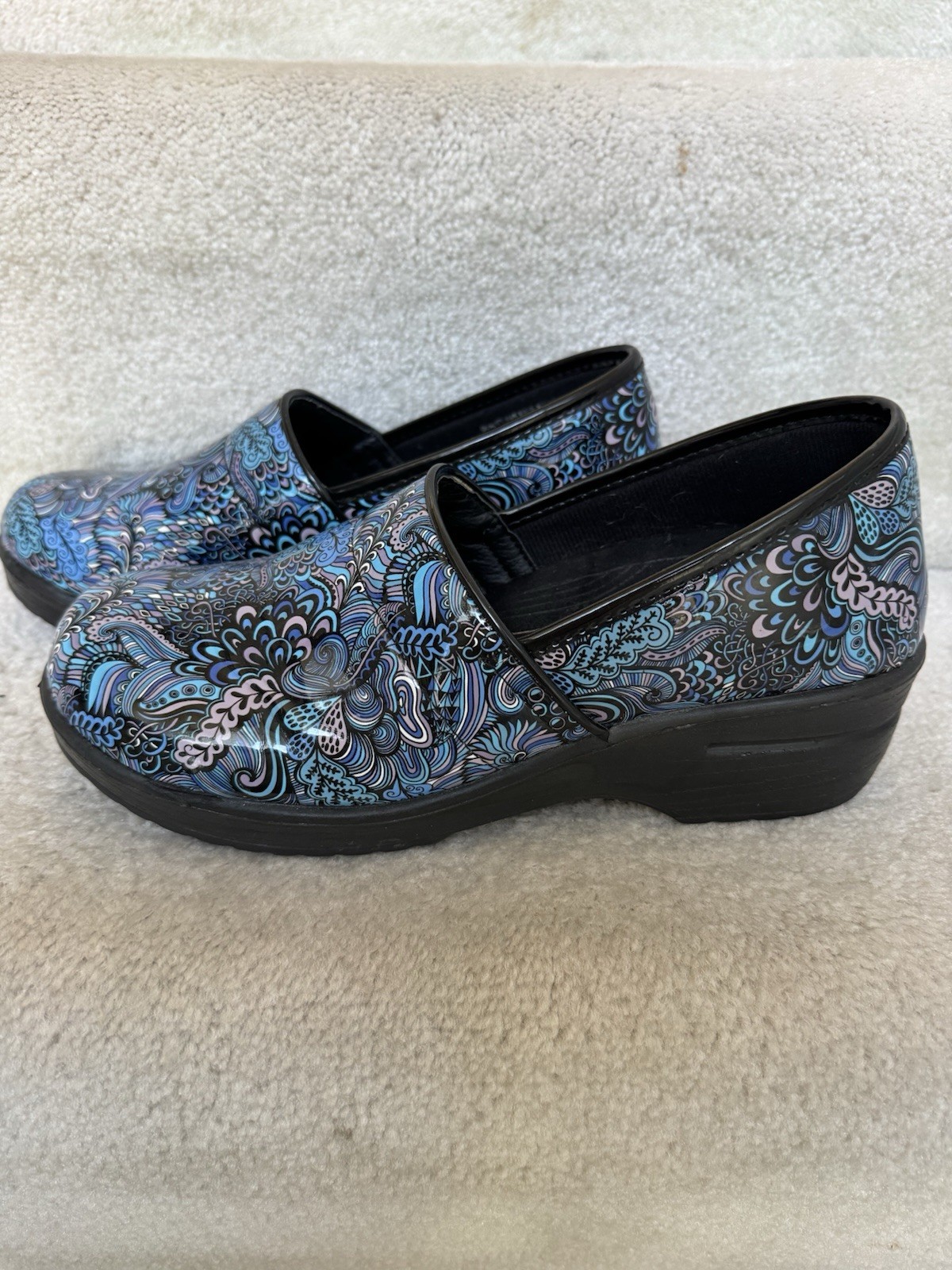 Women’s 9.5 Work Nursing Shoe Slip-Resist Clog Peacock Blue Paisley