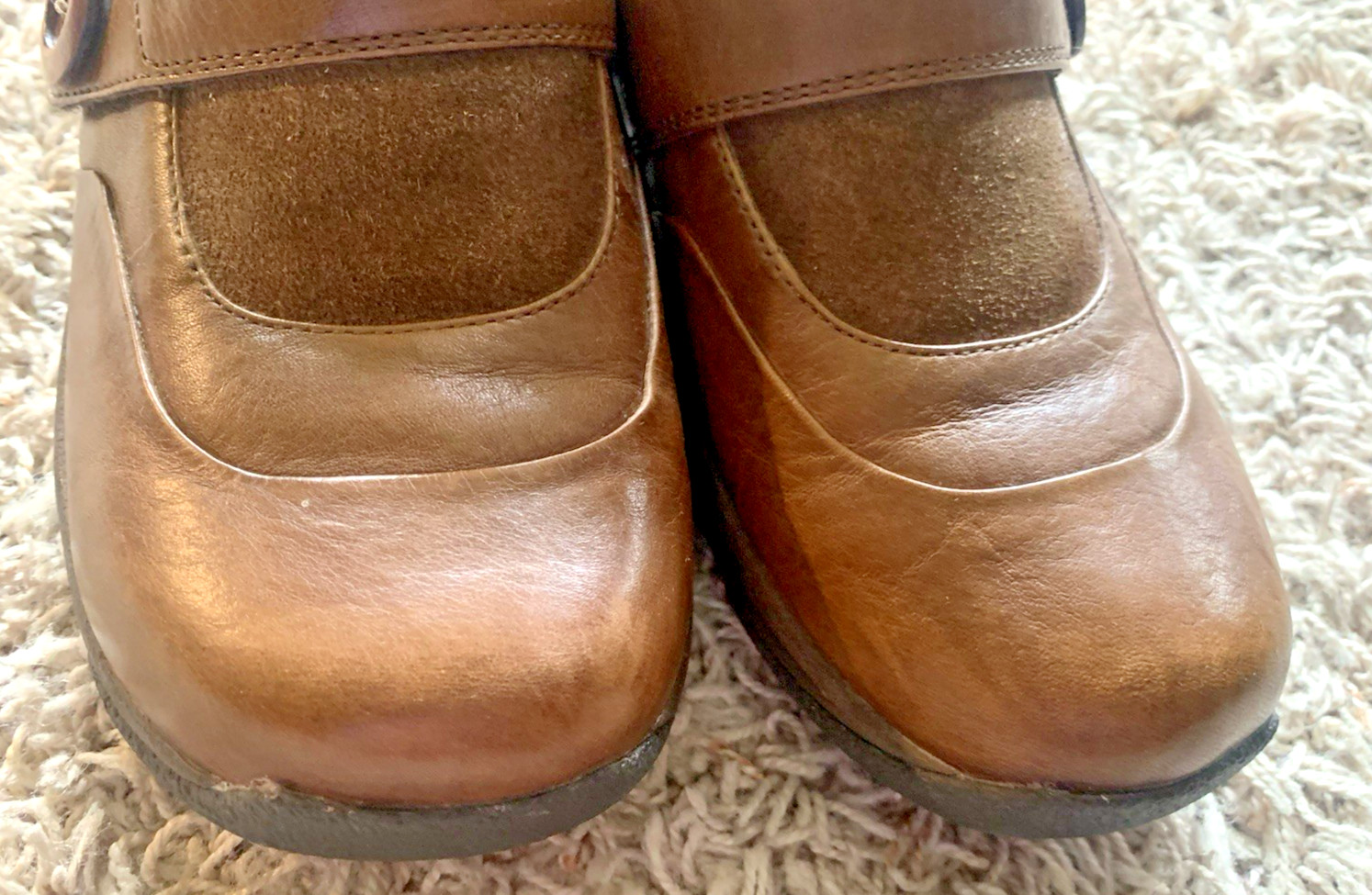 Dansko Brown Leather Clogs Slip-On Shoes Women’s Size 9.5-10 Decorative Button