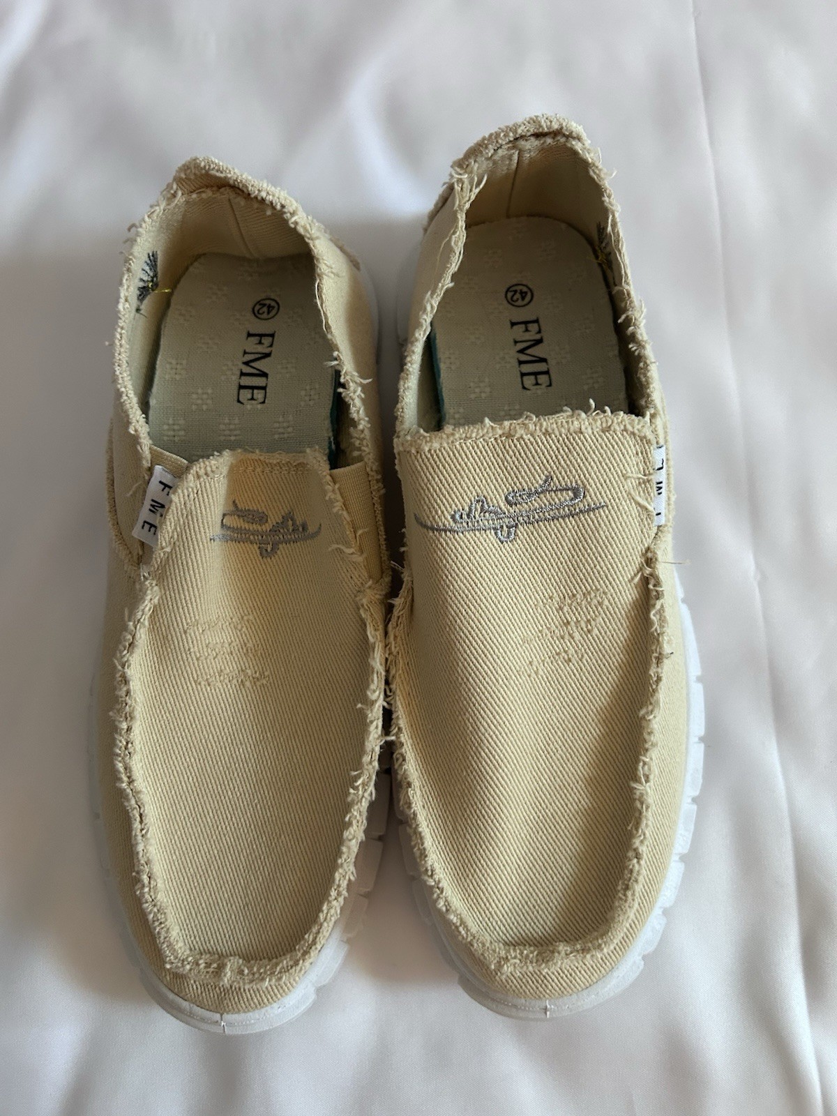 NWOTs FME Casual Slip On Beige Canvas Loafers Size 9