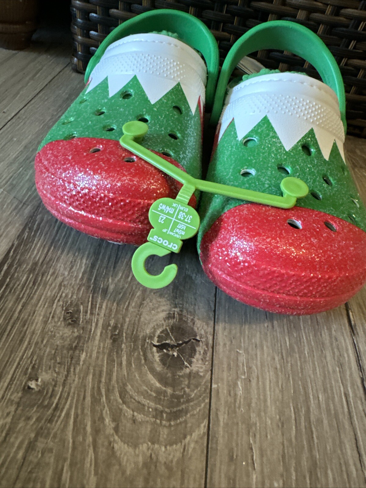 NWT Crocs Classic Lined Holiday Christmas Elf Fur Lined Clogs Shoes Size M5/W7
