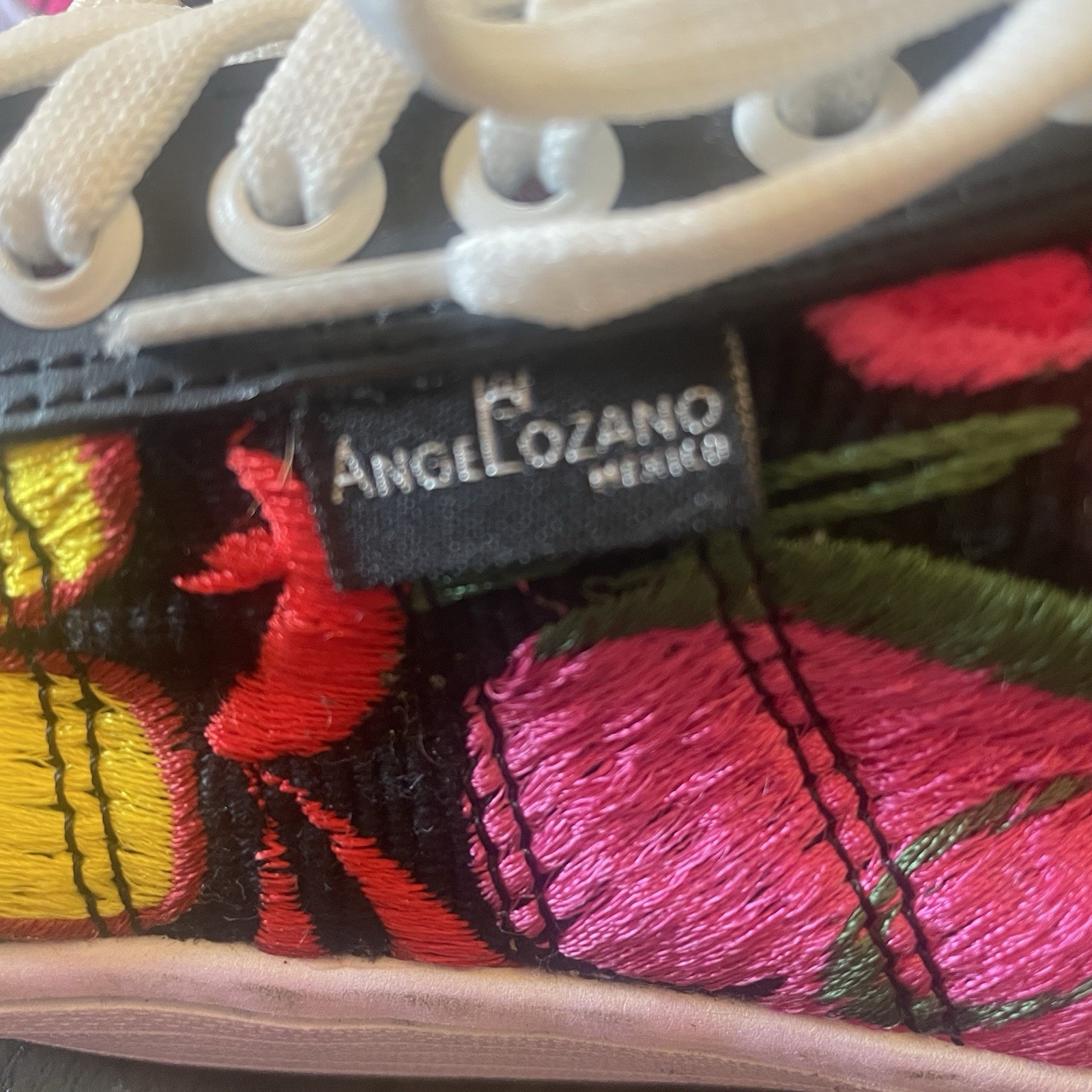 Women’s Angelozano Mexico Floral Embroidered Shoes Sneakers Artsy Funky Sz 22/6