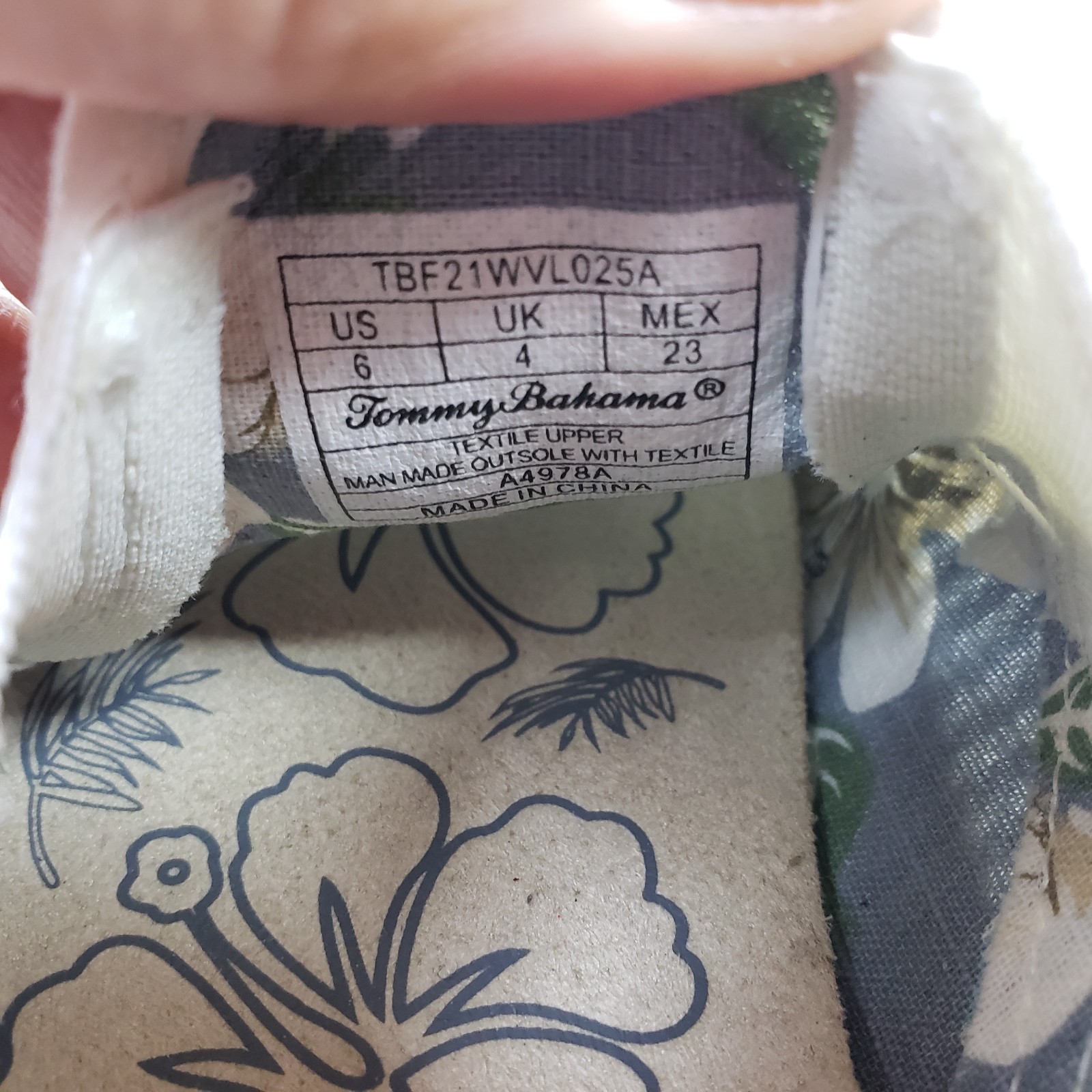 Tommy Bahama Womens Size 6 Blue White Striped Sailor Slip On Loafer Shoes