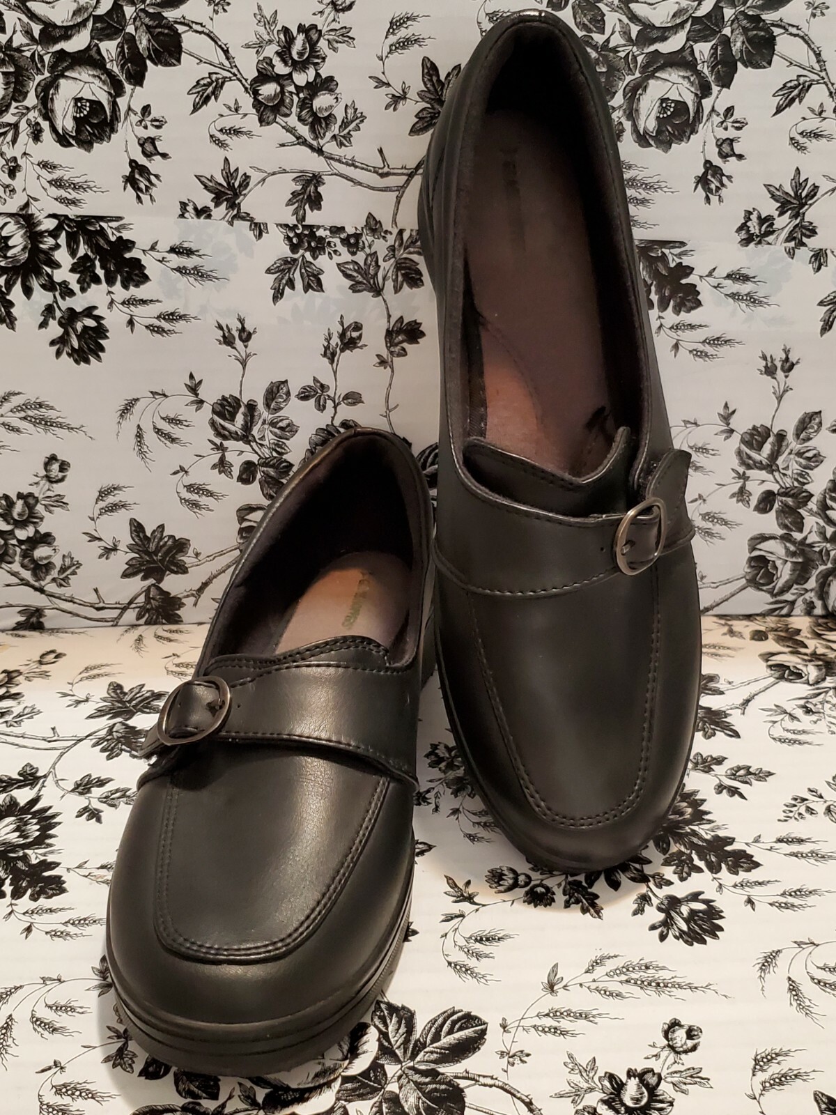 Grasshoppers Women’s 10 M Black Slip On Loafer Shoes