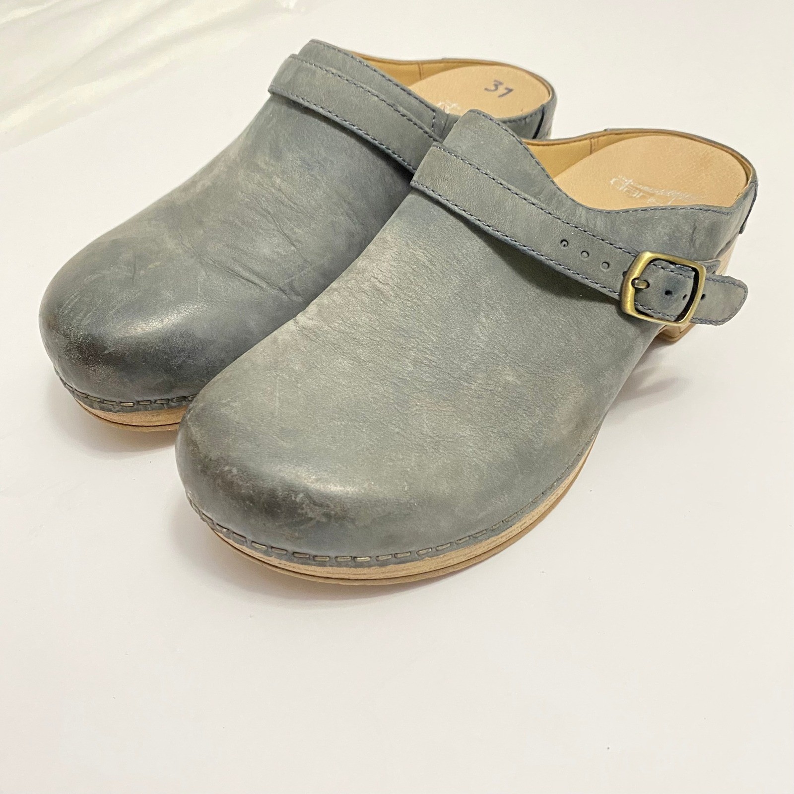 Dansko Berry Clogs Womens 37 Gray Scandinavian Leather Swivel Strap Buckle Mules