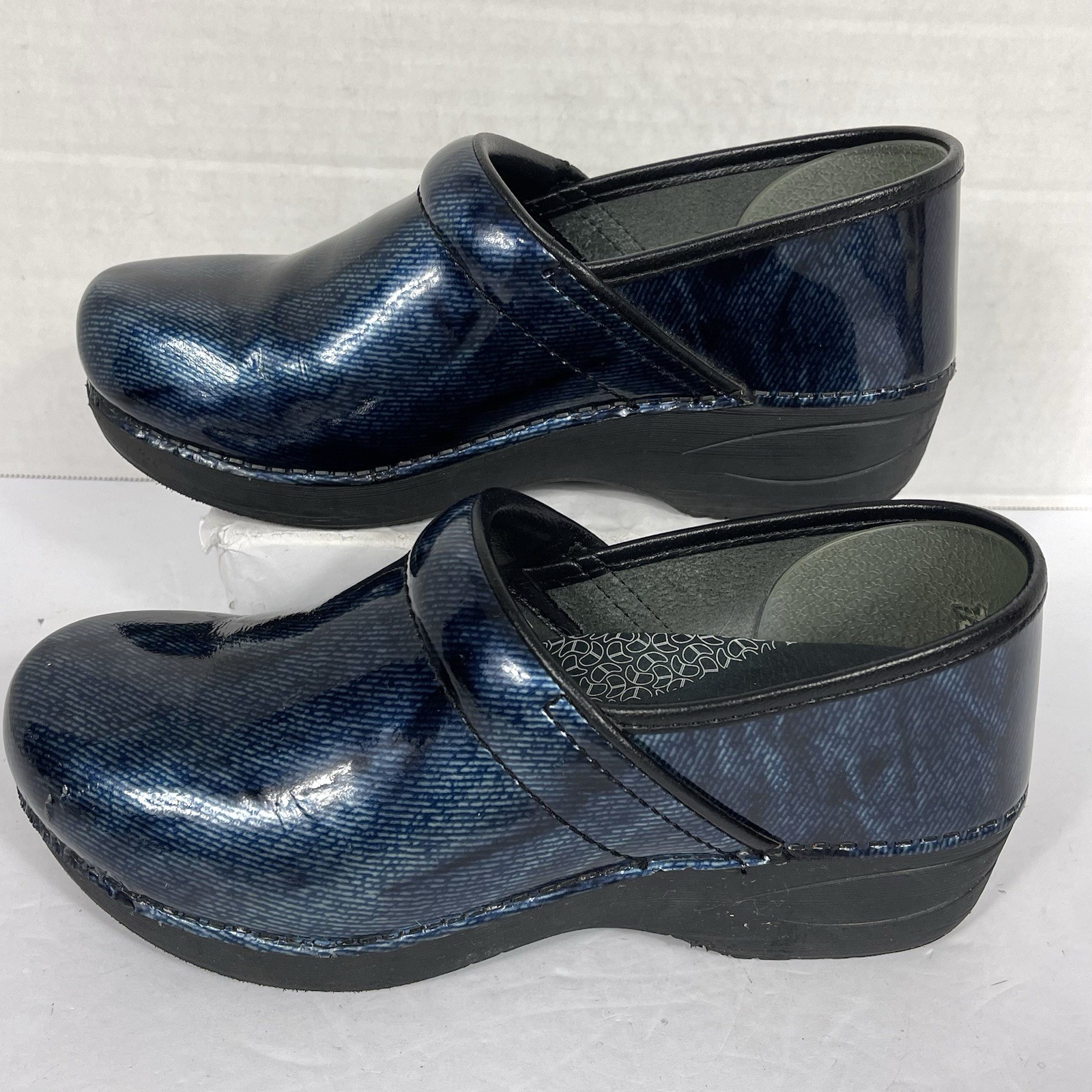 Dansko XP 2.0 Clog Womens 39 US 8.5 – 9 Blue Denim Patent Leather Nursing Shoes