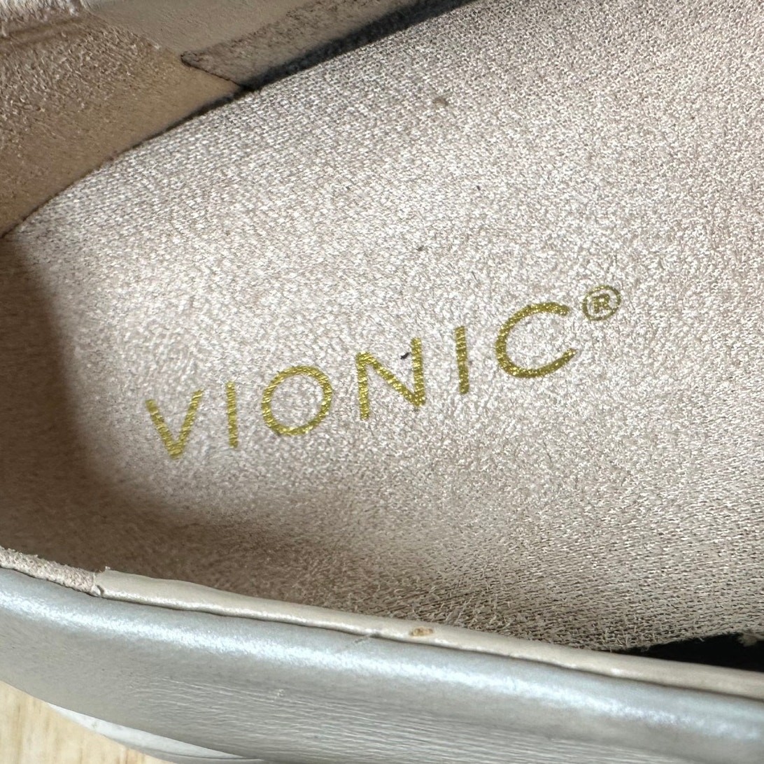 Vionic Uptown Willa Women’s Orthotic Slip-On Loafer Silver Sz 7 New Without Box