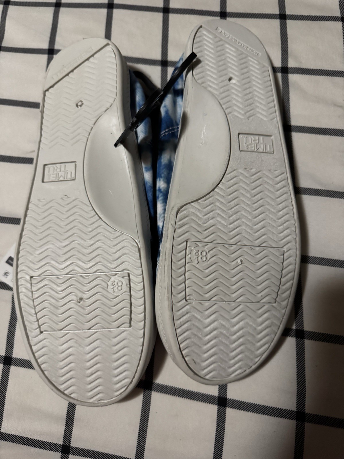 Time & Tru Size 8 1/2 Blue Tie-dye Slip-on Canvas Sneakers