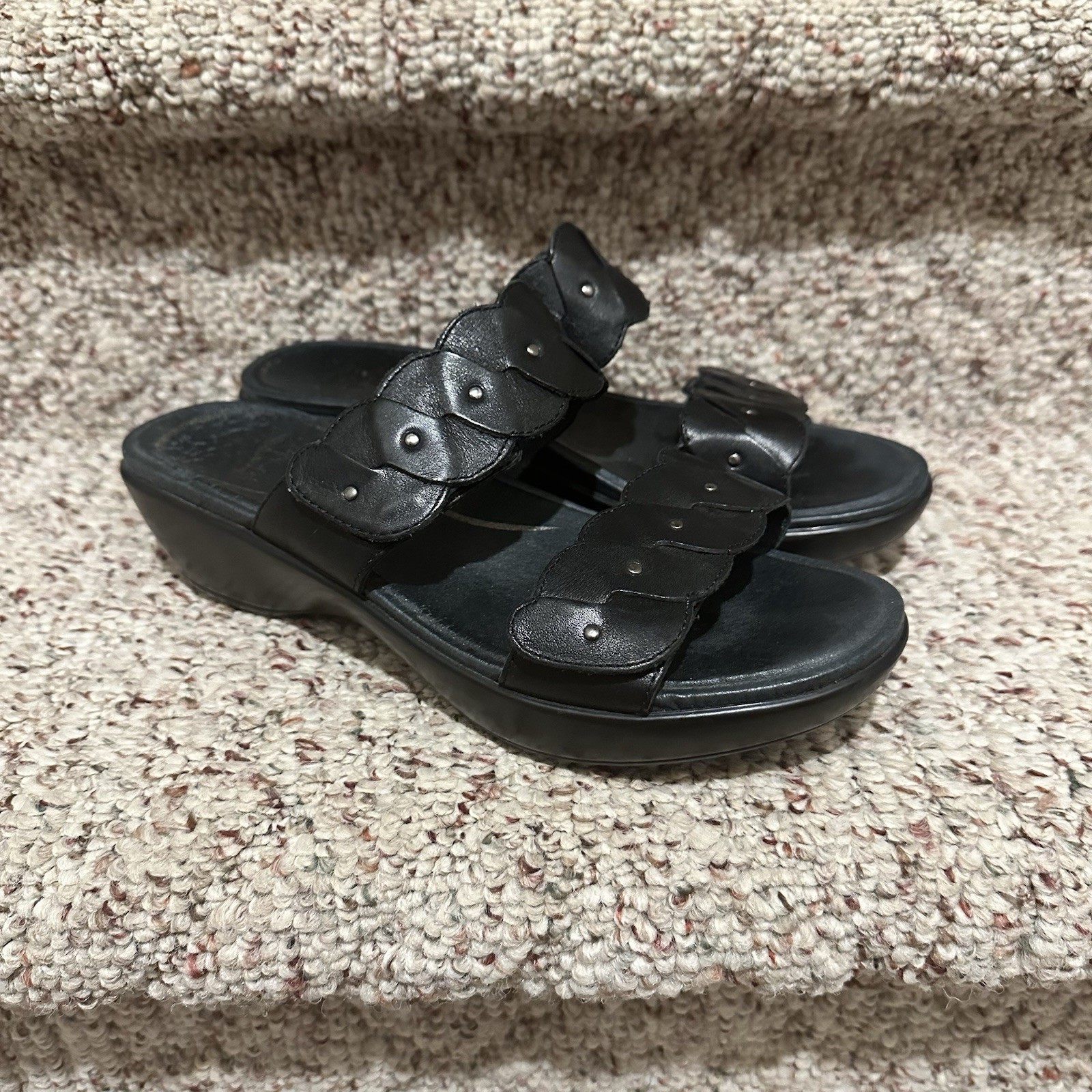 Dansko Slide Sandals Women’s Sz 39 EU 8-8.5 US Black Leather Adj Strap Studded