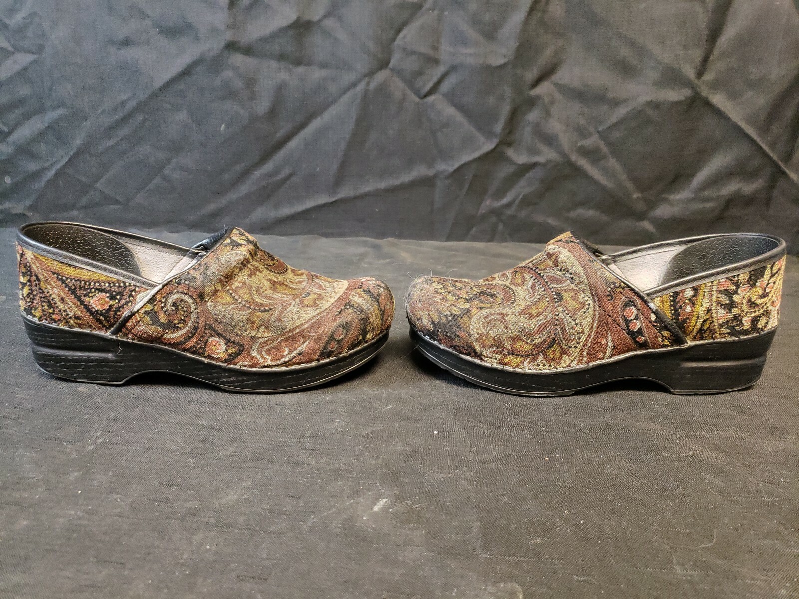 Dansko Comfort Clogs Sz 38 Medical/Nursing Vegan sparkly Tapestry cloth shoes
