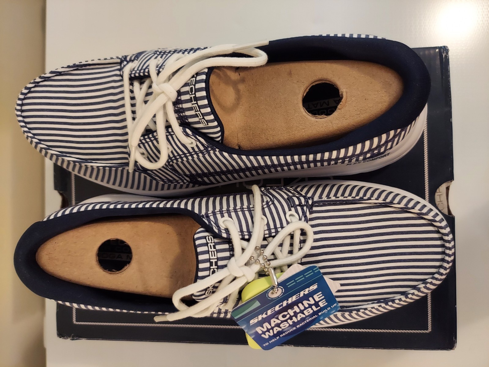 NWT Skechers Lighthouse Shoes Size 8