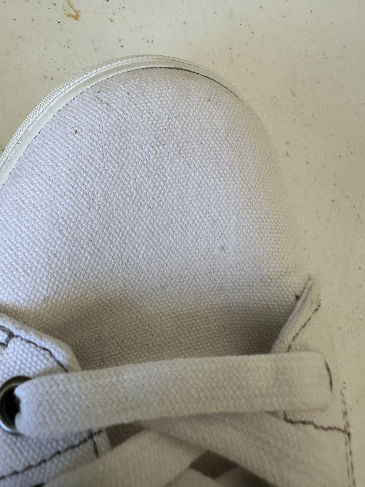 Taos Women’s Sneakers White Pewter size 9 Comfort Lace Up Zip Arch Support