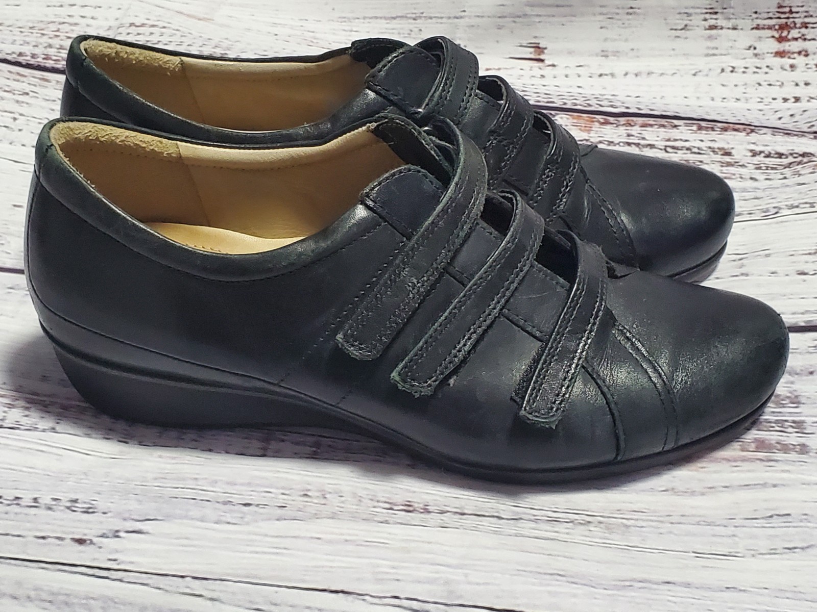 ECCO Shoes Womens Size 9.5 Black Leather Hook Loop Walking Comfort Sneakers