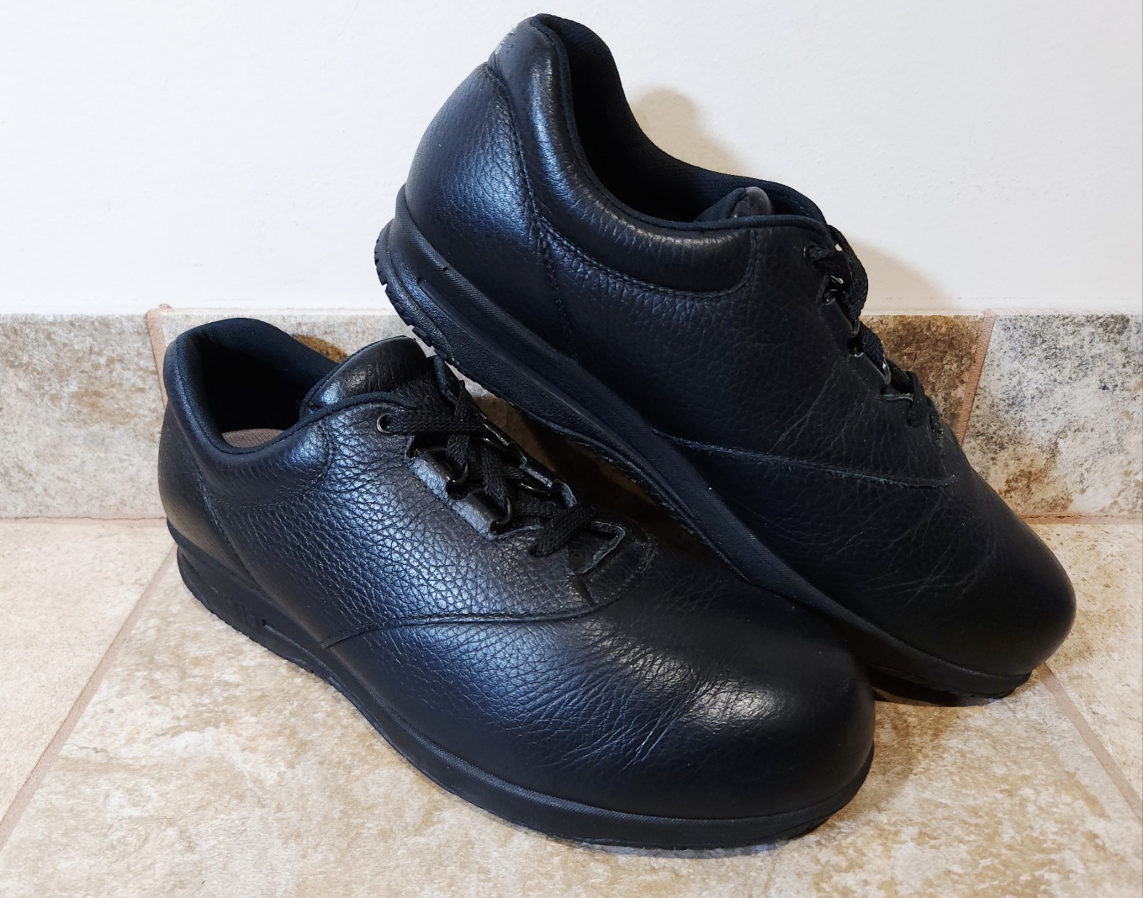 SAS Liberty Womens Work Shoes Slip-Resistant Black Leather Low Lace-Up 8.5 W EUC