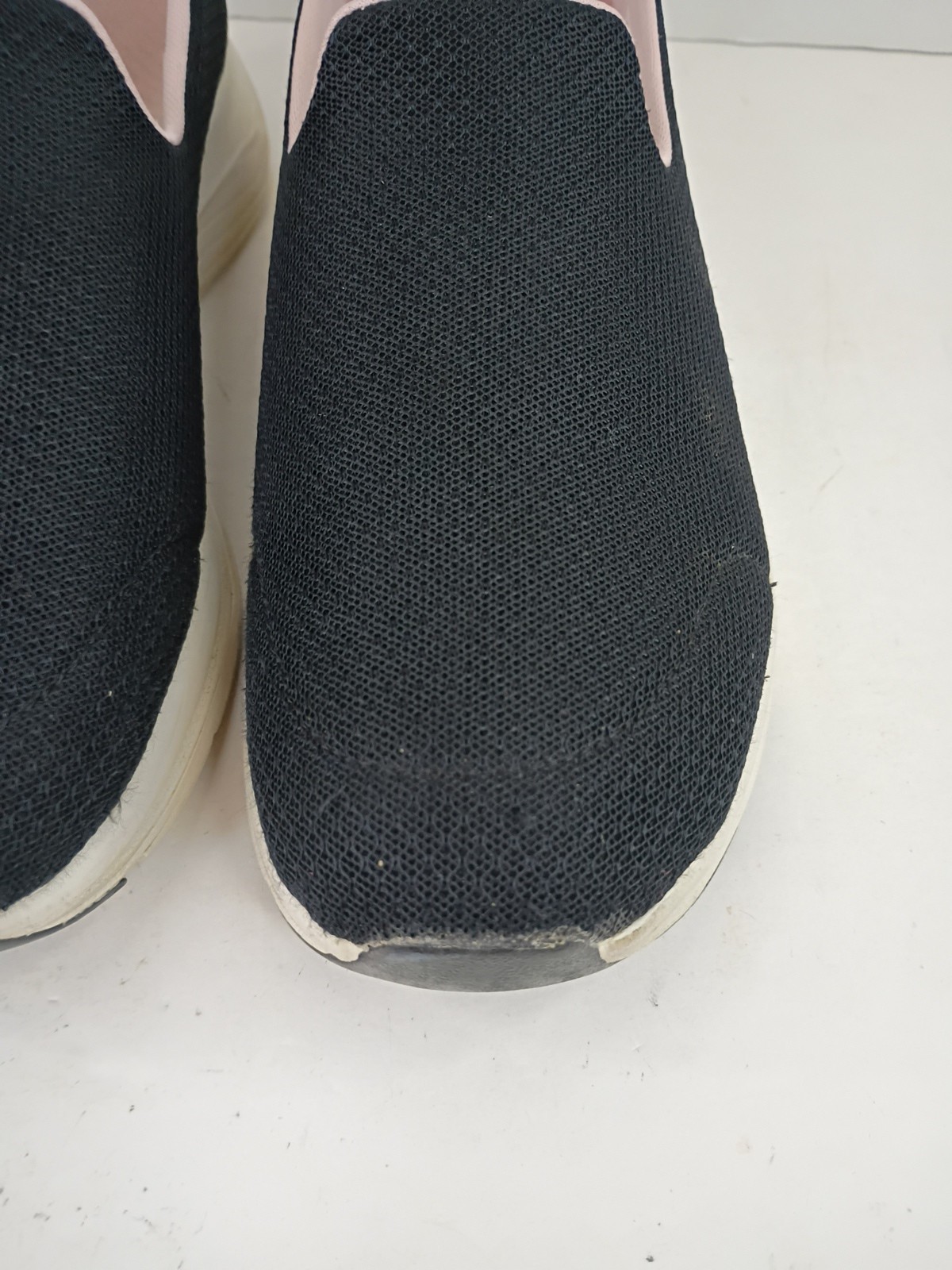 Skechers Arch Comfort Women’s Size 8.5 Slip-On Shoes Black Fabric Pink Liner