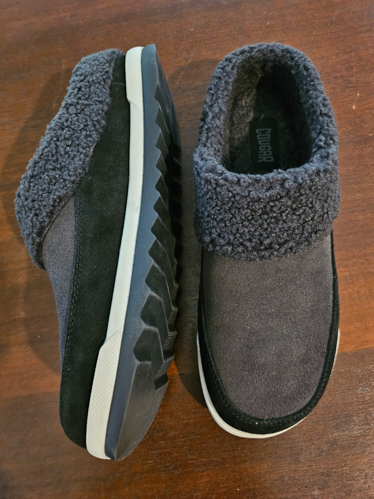 Cougar Water Repellent Suede and Faux Fur Clogs Black Gray Size 10