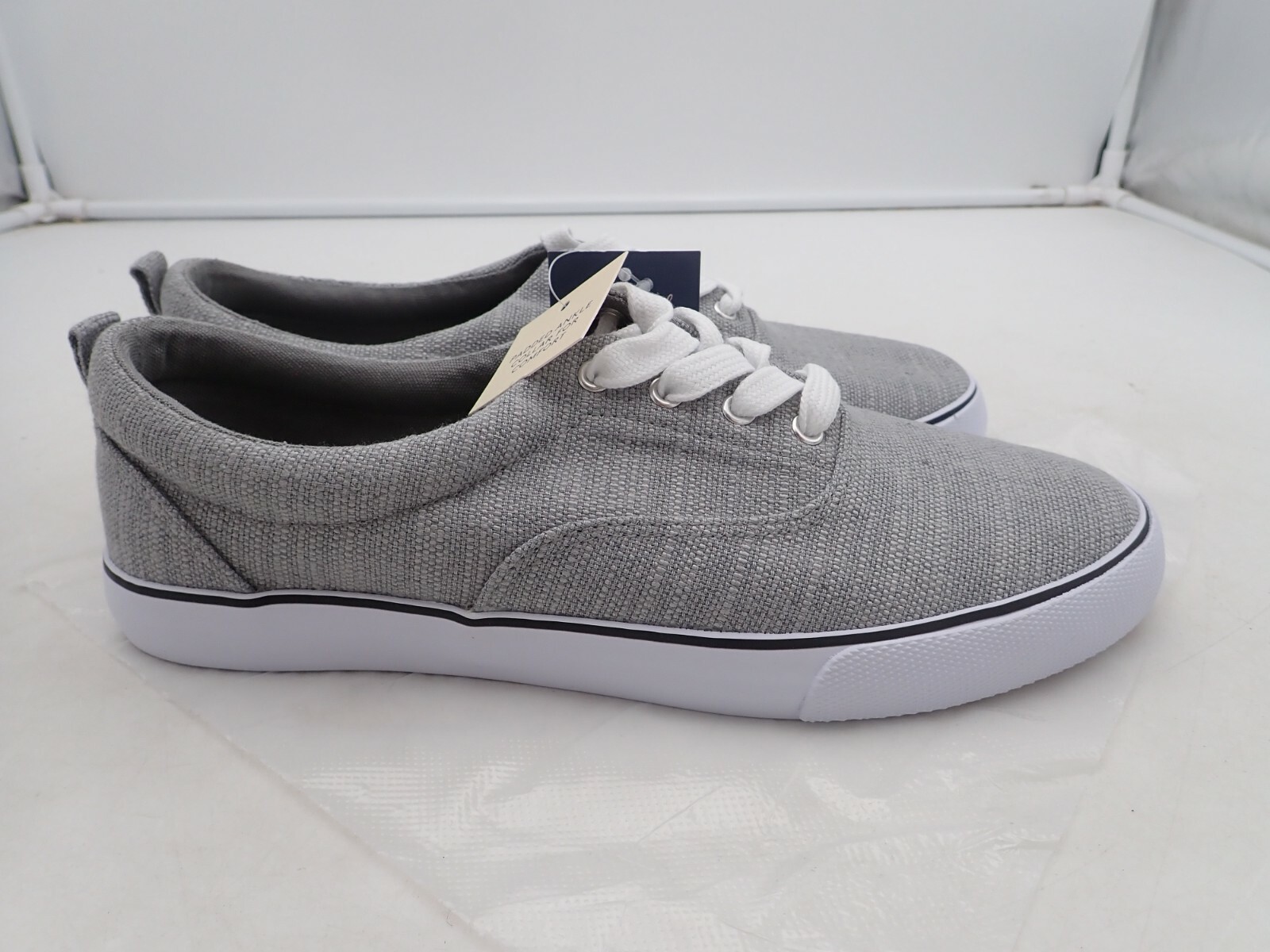 NEW Women’s Molly Apparel Sneakers – Universal Thread Size 8 M Gray